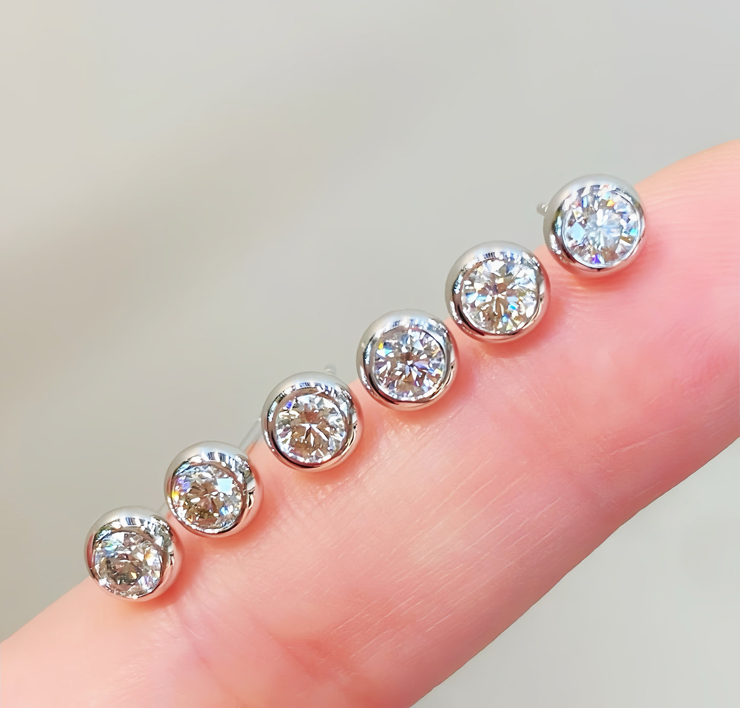 Vintage 18k Gold Diamond Earring (Item No. VT081)