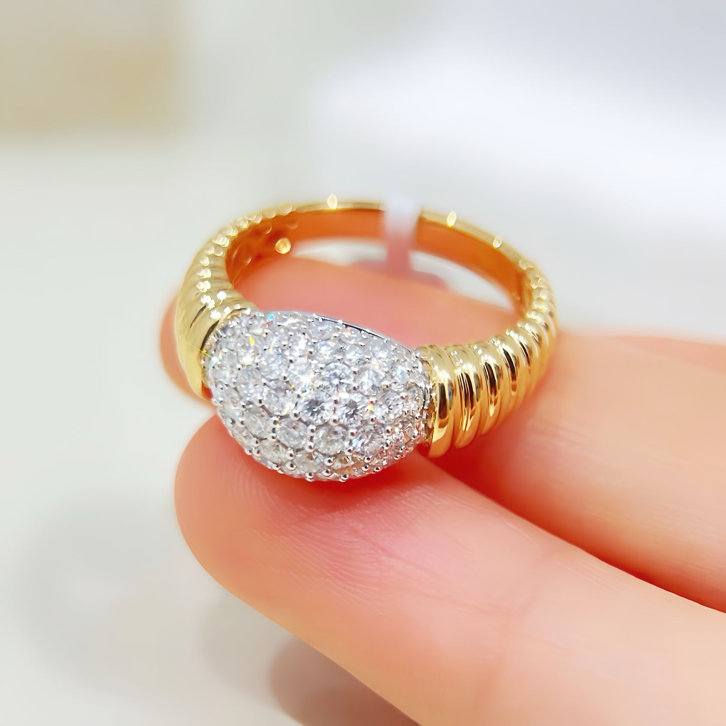 Vintage 18k Gold Diamond Ring (Item No. VT307)