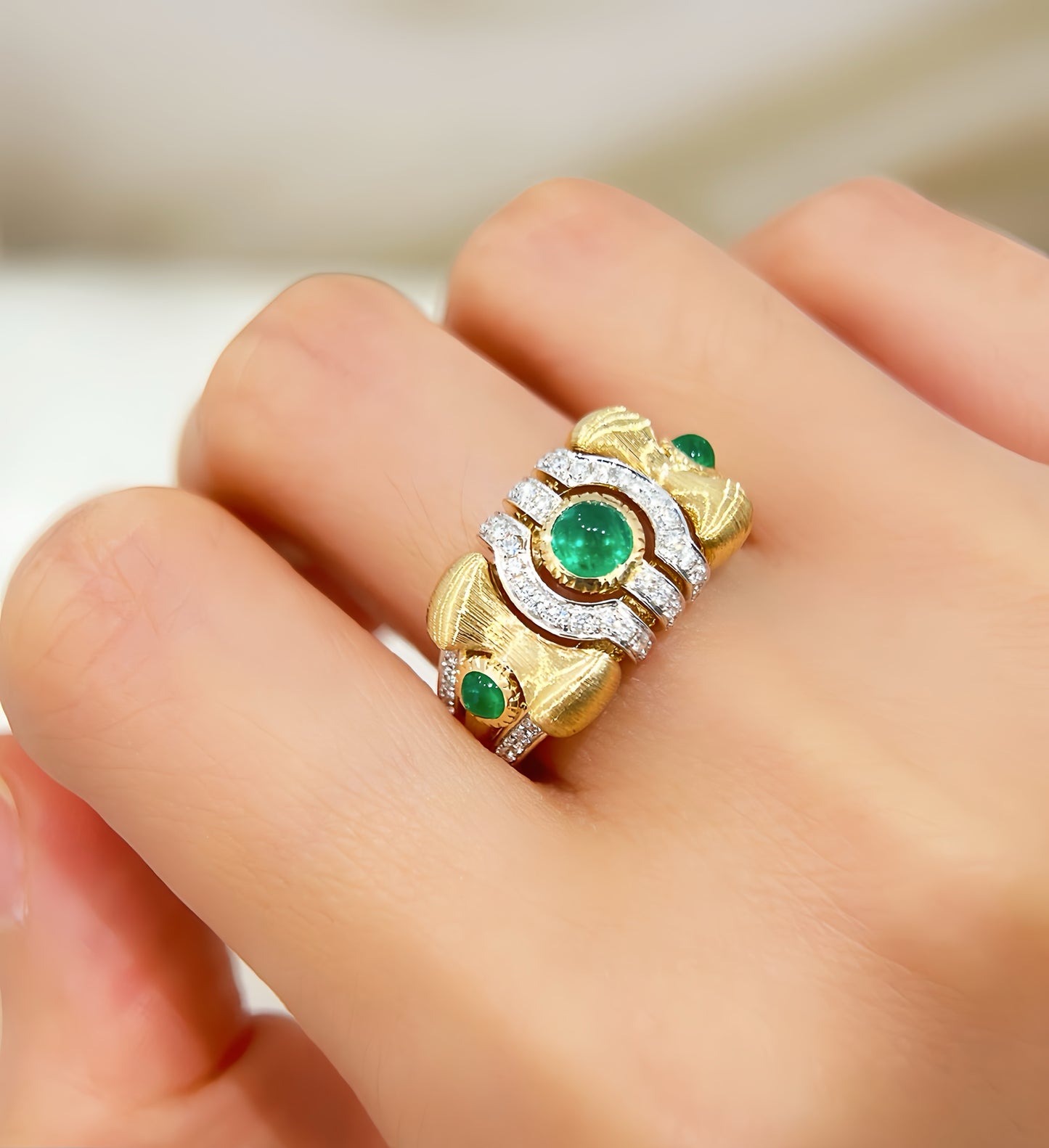 Vintage 18k Gold Diamond Emerald Ring (Item No. VT 287)