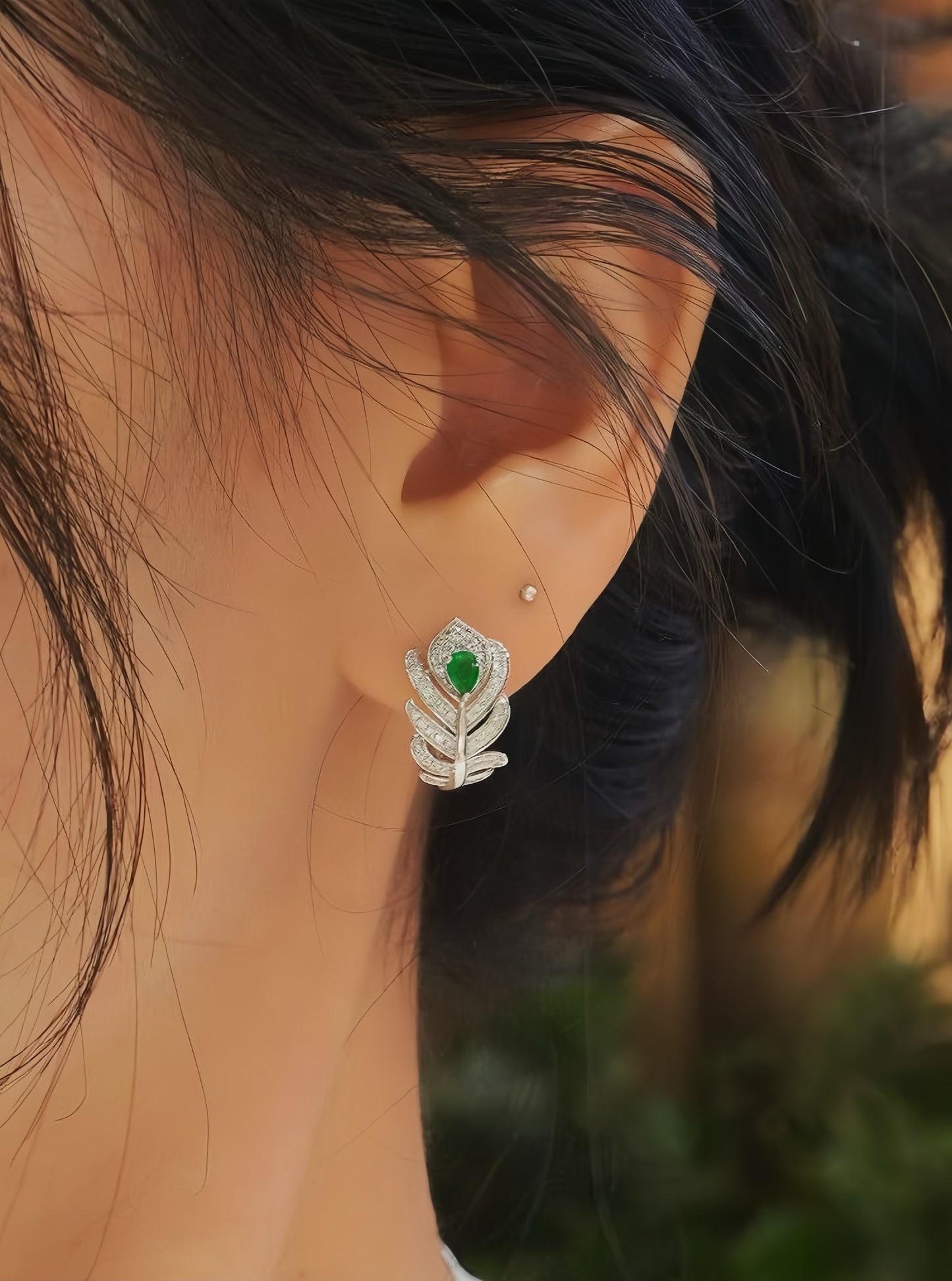 Feather Gold Diamond Emerald Earring (Item No. VT080)