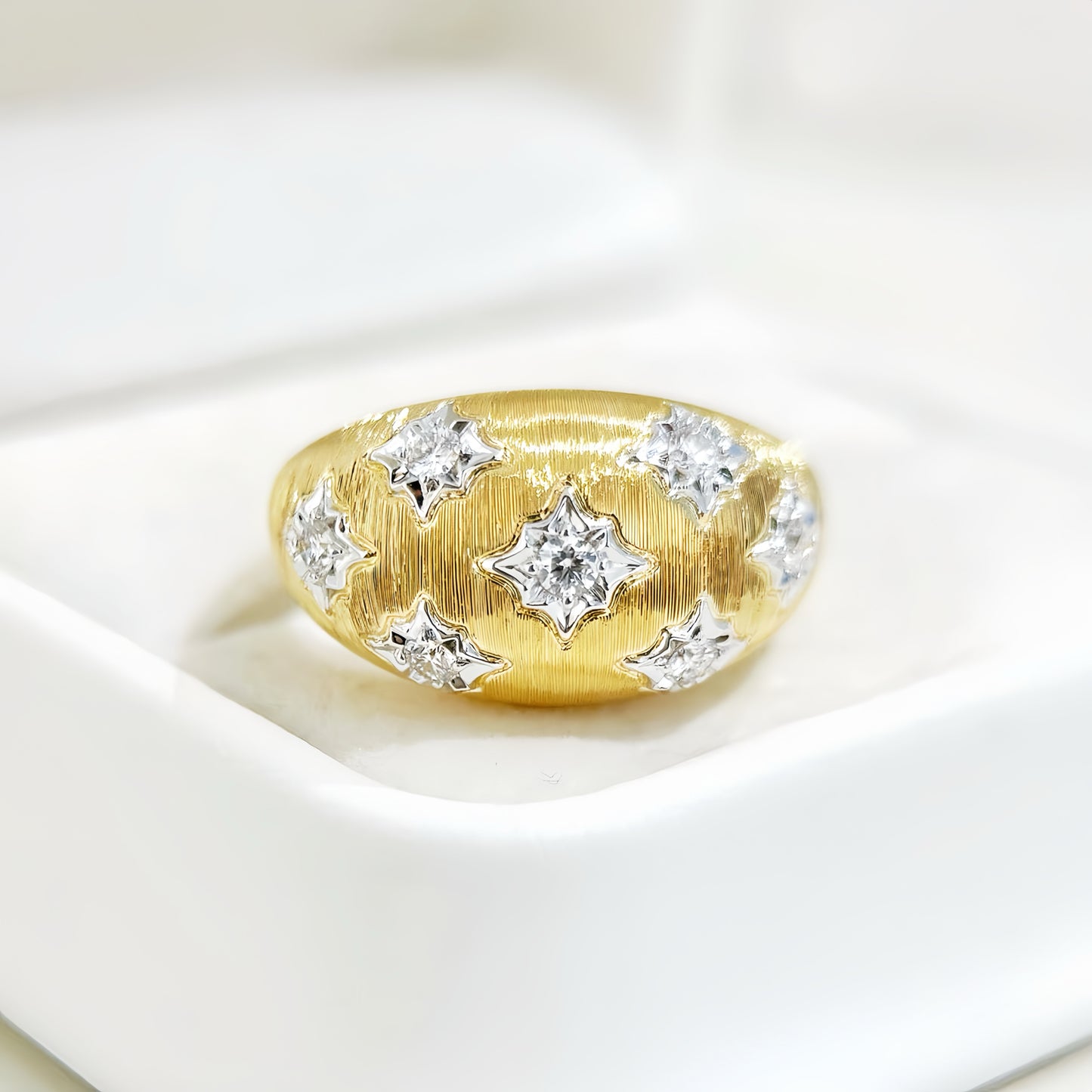 Vintage 18k Gold Diamond Ring (Item No. VT309)