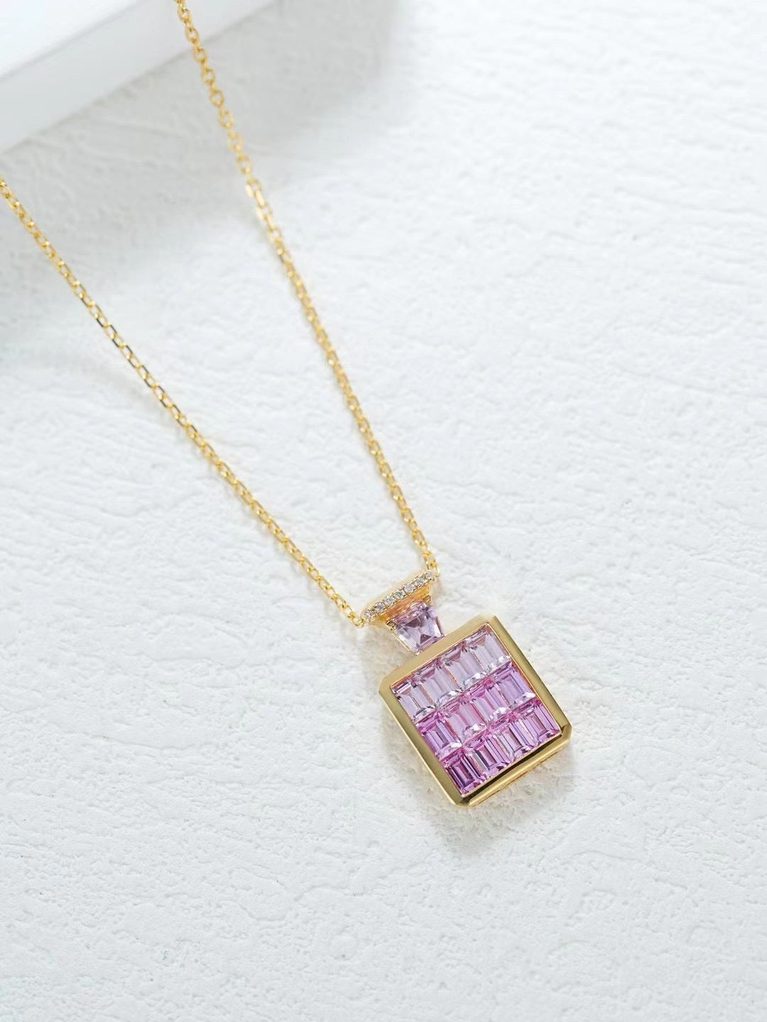 Rainbow Sapphire 18k Gold Pendant (Item No. SA091)