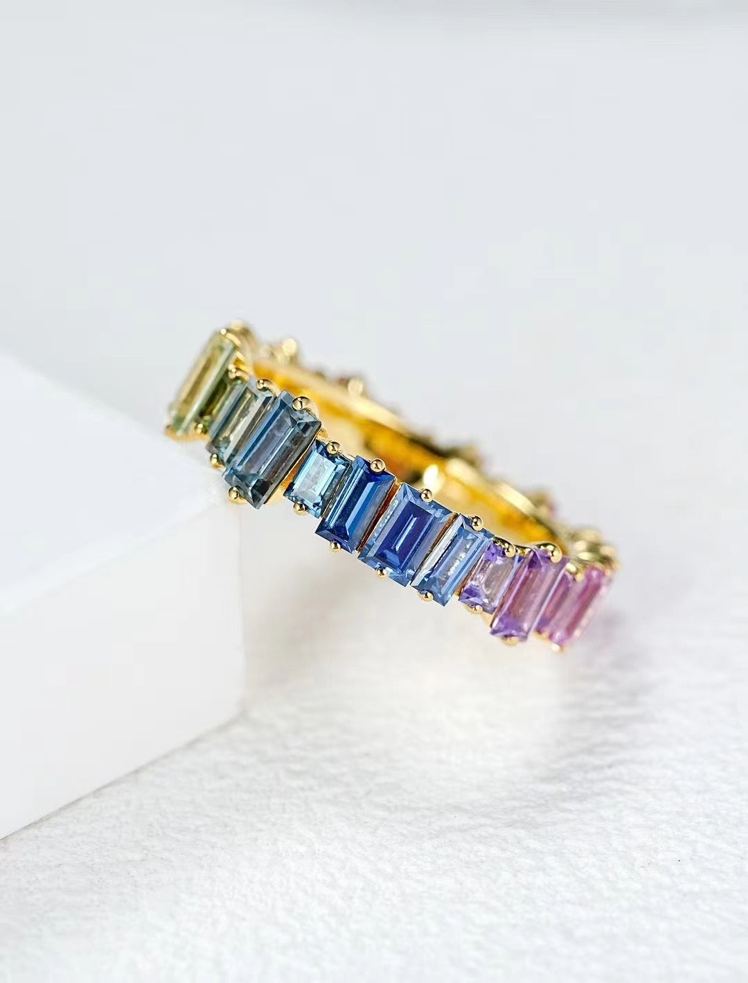 Rainbow Sapphire 18k Gold Ring (Item No. SA078)