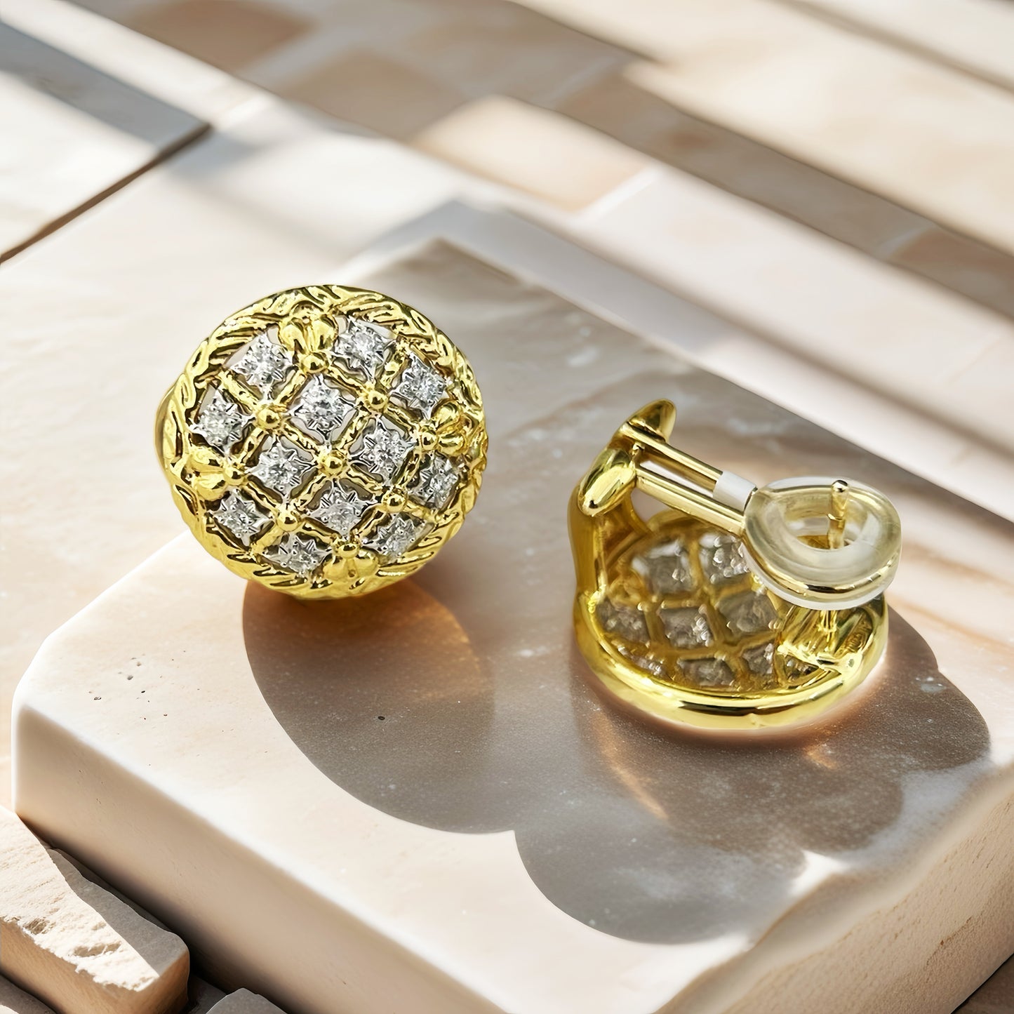 Vintage 18k Gold Diamond Earring (Item No. VT231)