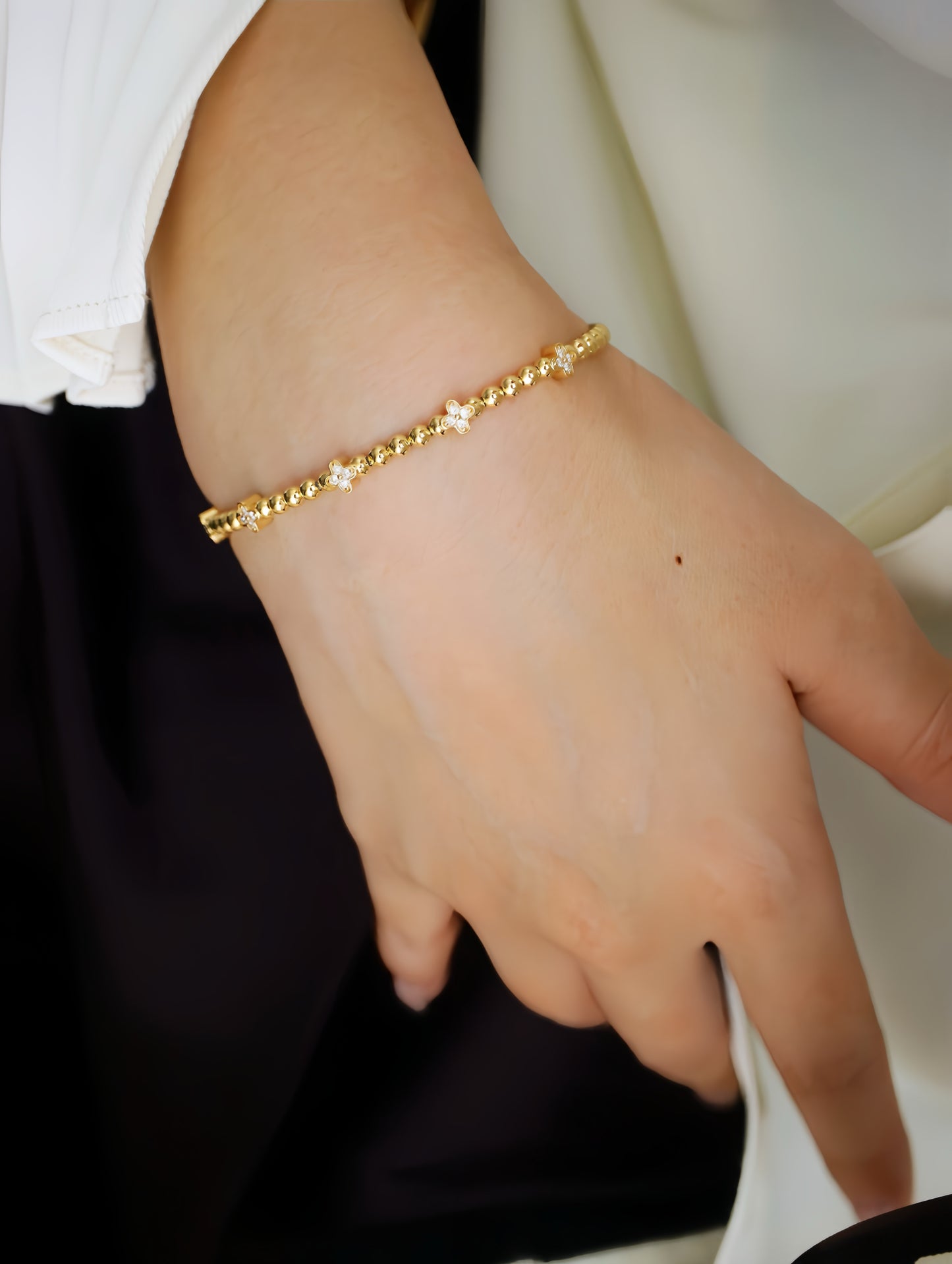 Four-leaf Clover Vintage 18k Gold Diamond Bracelet (Item No. VT130)