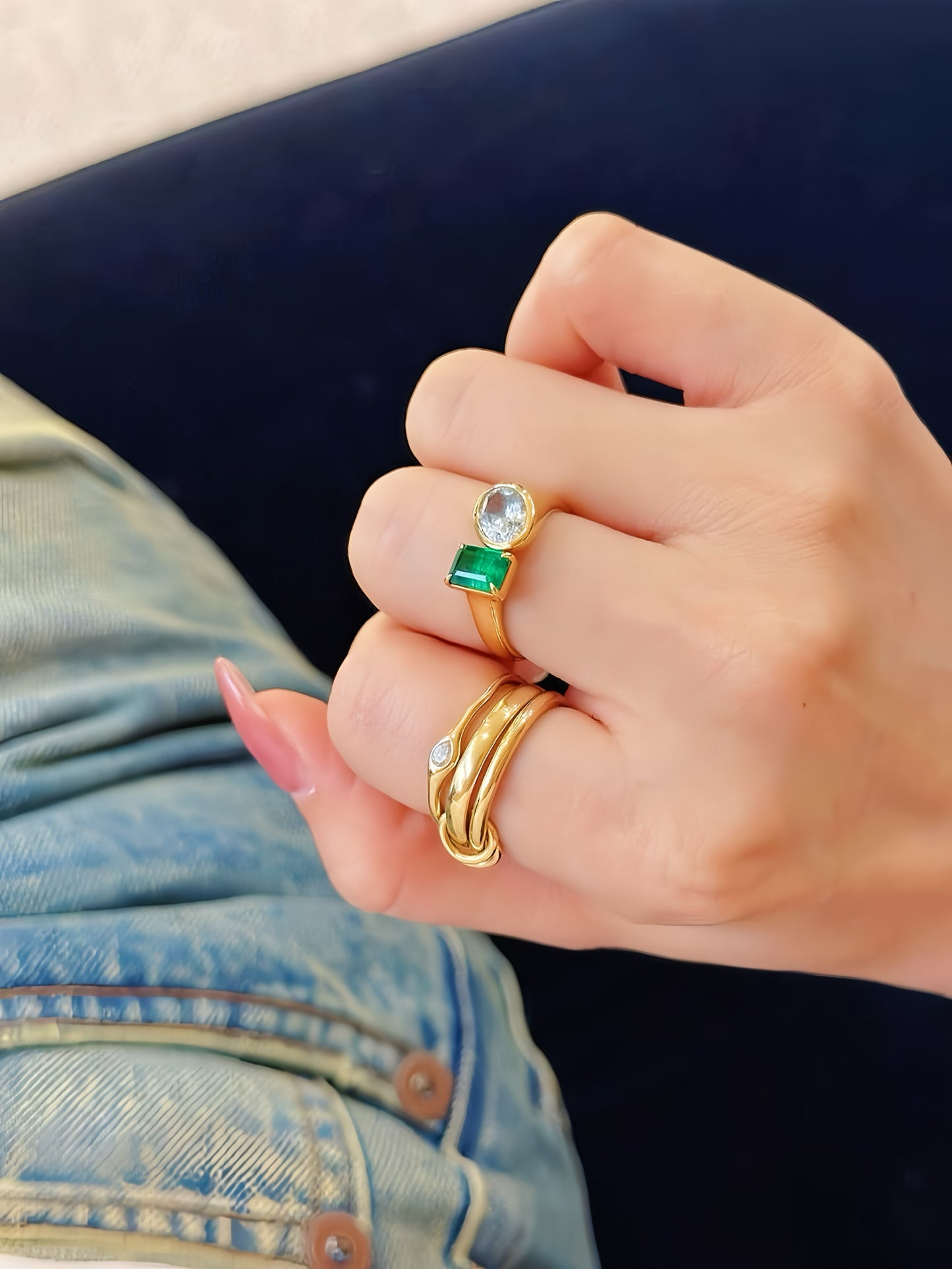 Toi et Moi 18k Gold Sahpire Emerald Ring (Item No. VT039)