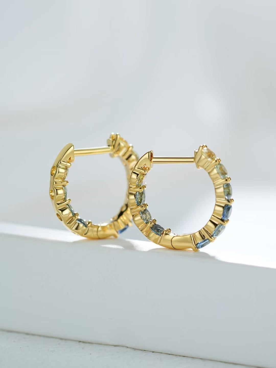 Rainbow Sapphire 18k Gold Earring (Item No. SA129)