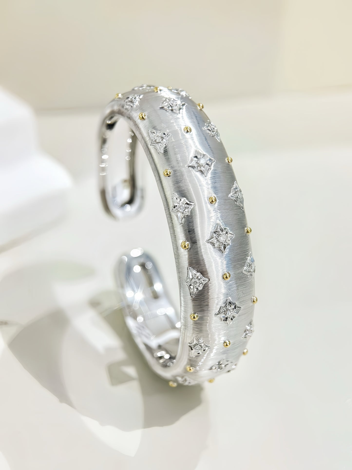 Vintage 18k Gold Diamond Bracelet (Item No. VT362)