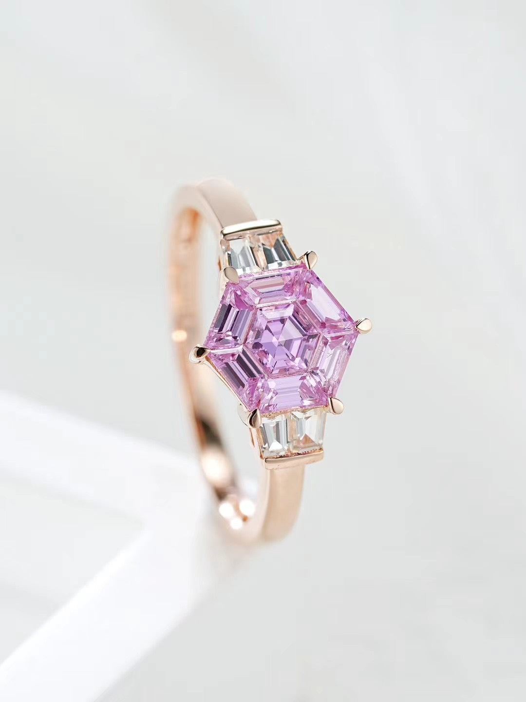 Rainbow Sapphire 18k Gold Ring (Item No. SA102)