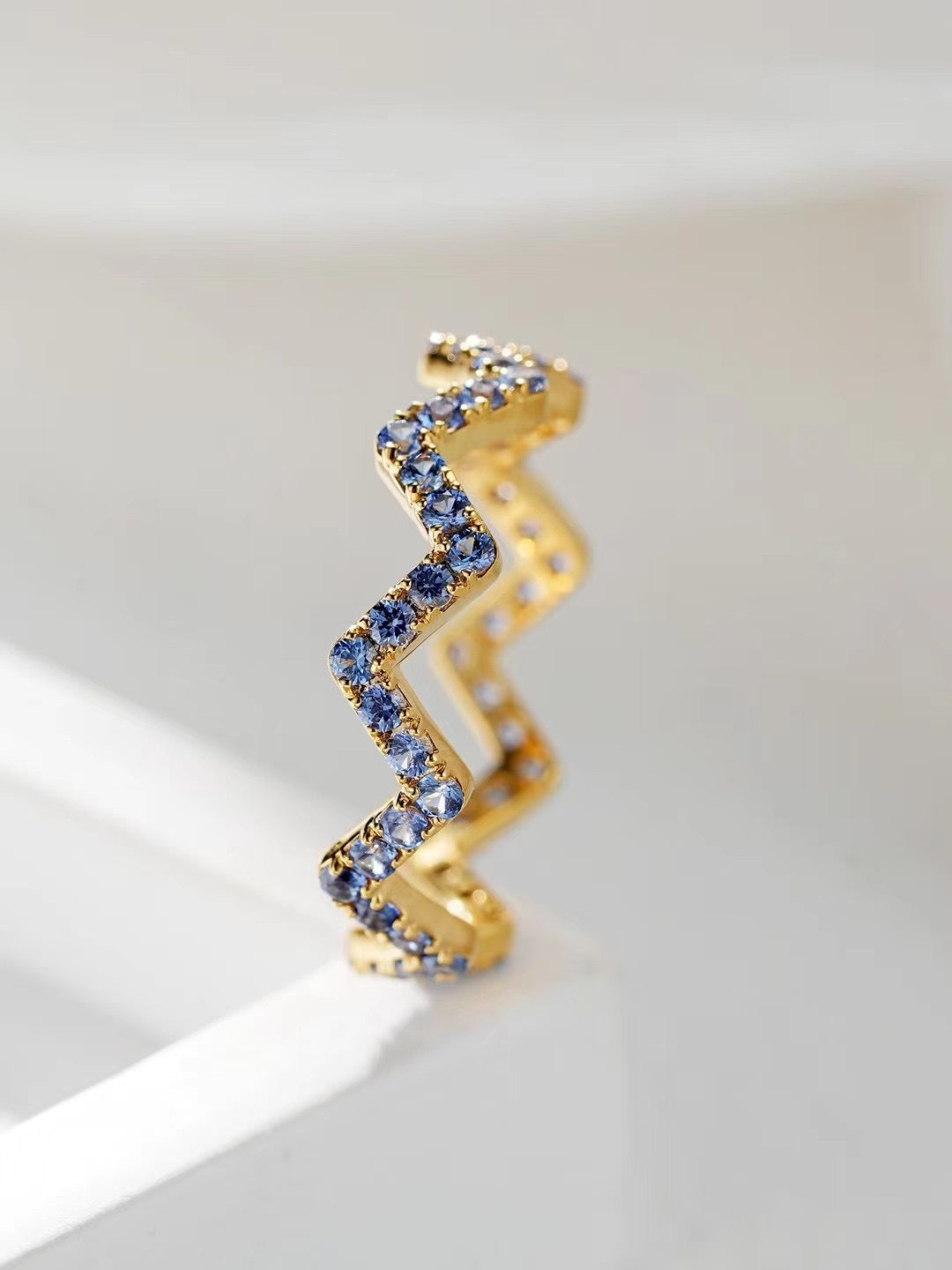 Rainbow Sapphire 18k Gold Ring (Item No. SA056)