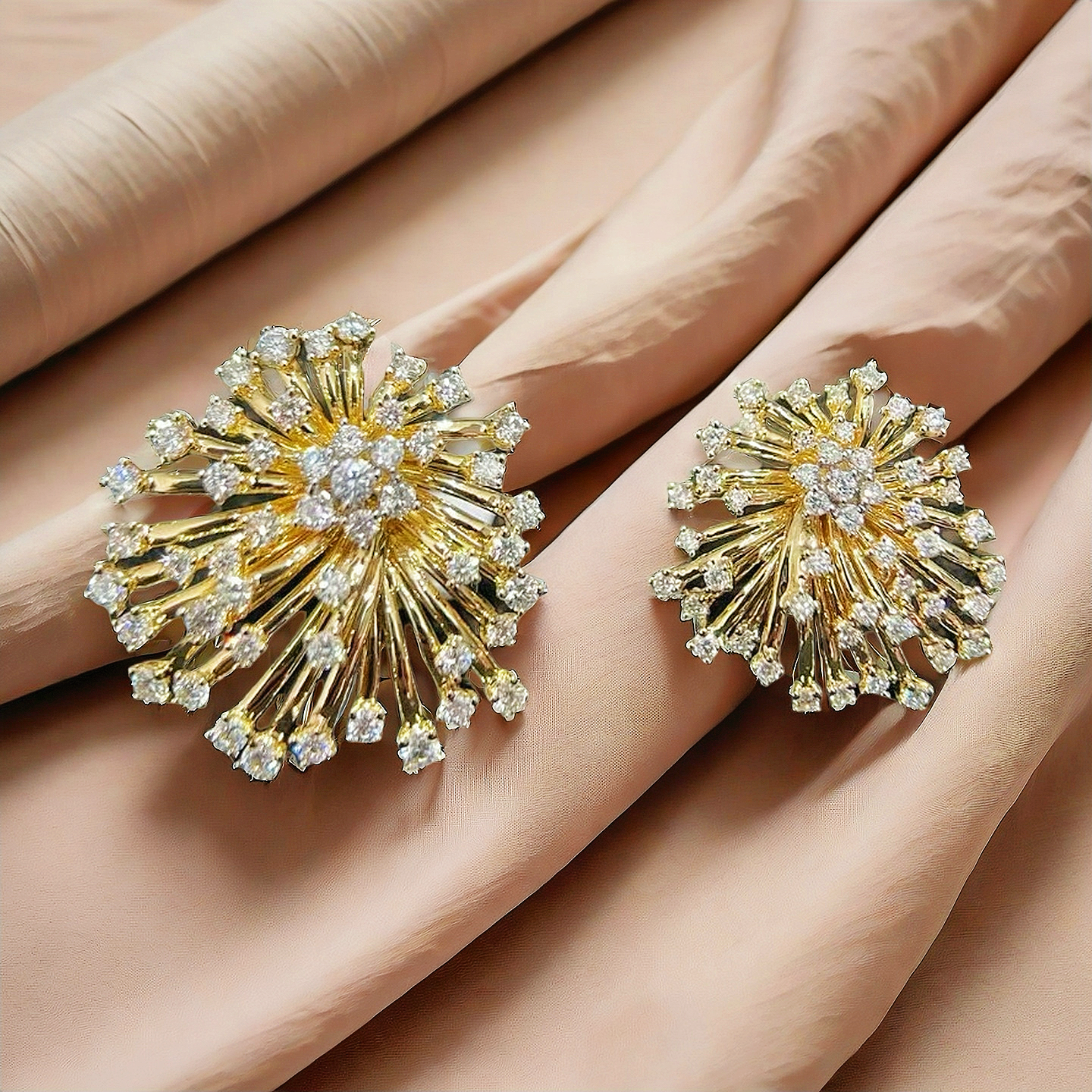 Fireworks Vintage 18k Gold Diamond Earring (Item No. VT012)