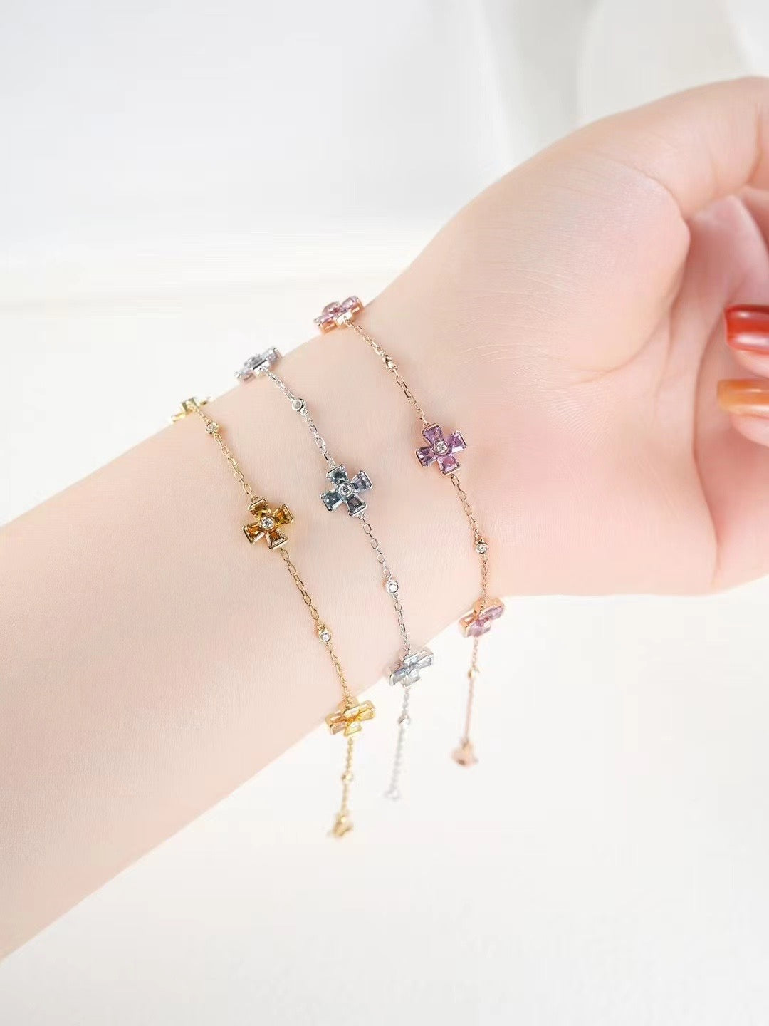 Four Leaf Clover Rainbow Sapphire 18K Gold Bracelet (Item No. SA041)