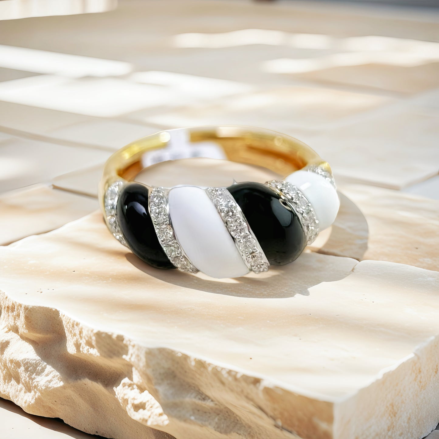 18k Gold Diamond Black Enamel Ring (Item No. VT221)