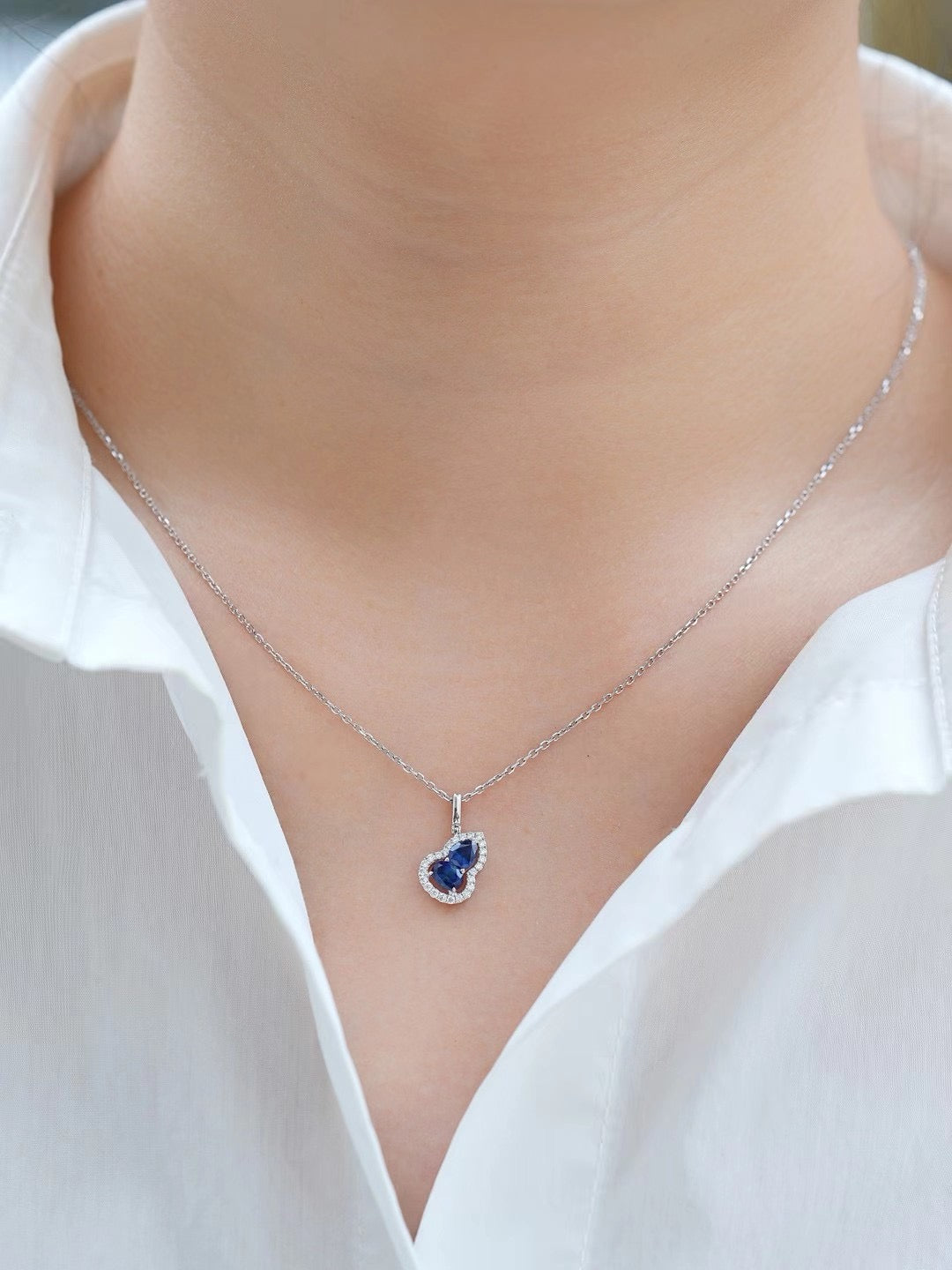 Rainbow Sapphire 18k Gold Pendant (Item No. SA067)
