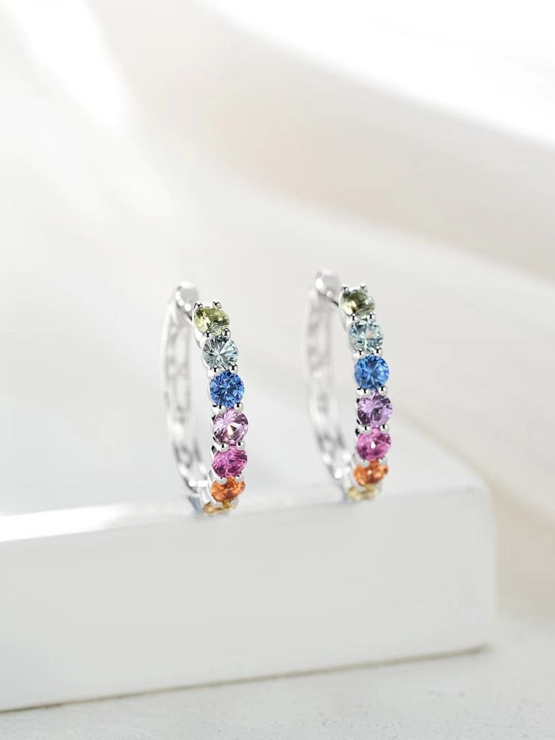 Rainbow Sapphire 18k Gold Earring (Item No. SA085)