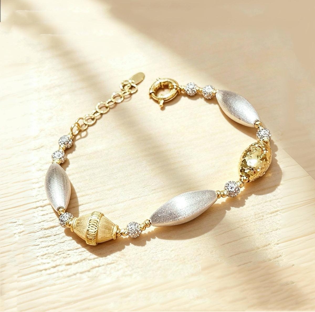 18K Gold Bracelet (Item No. HFB017)