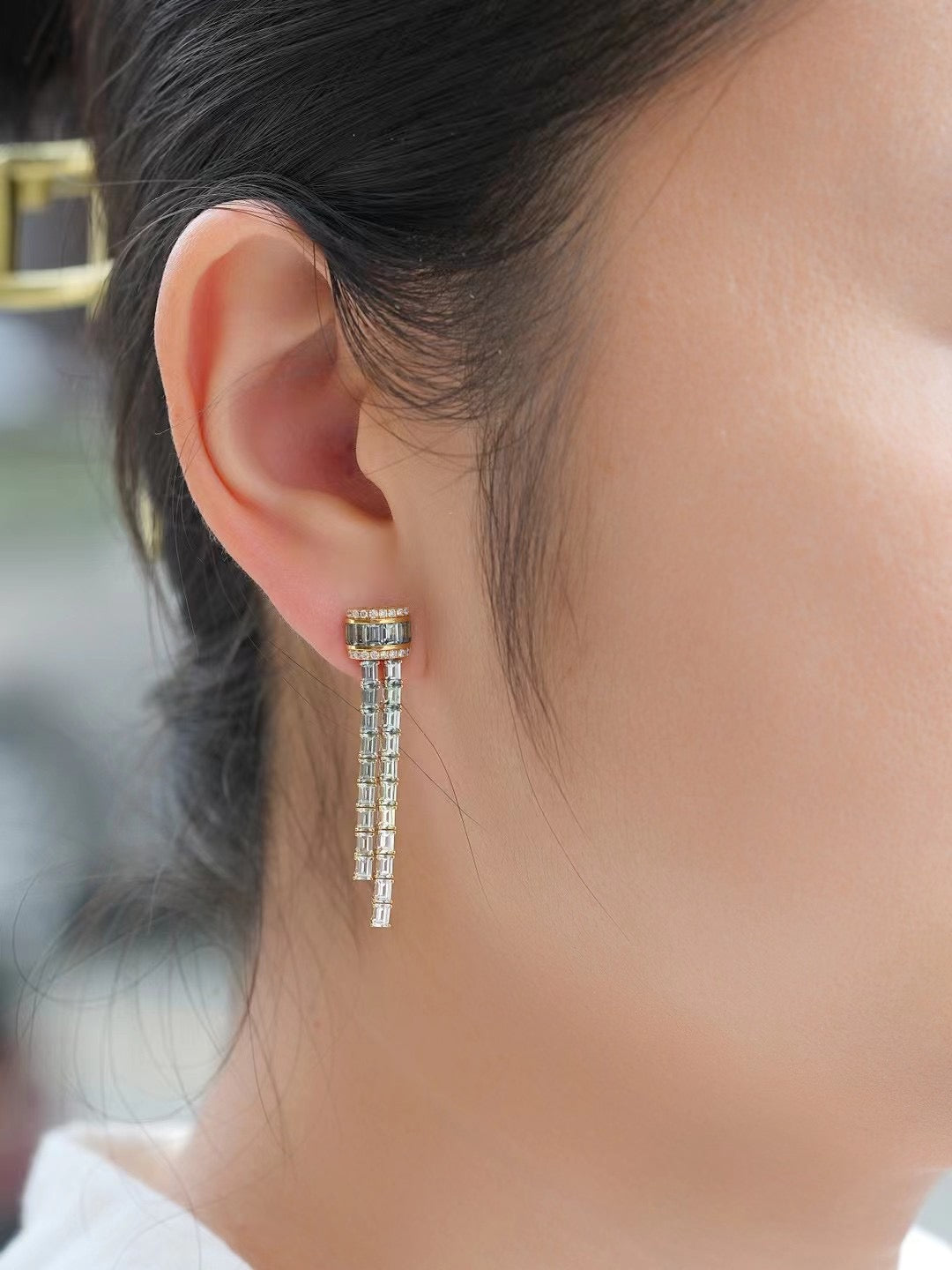 Rainbow Sapphire 18K Gold Earring (Item No. SA023)