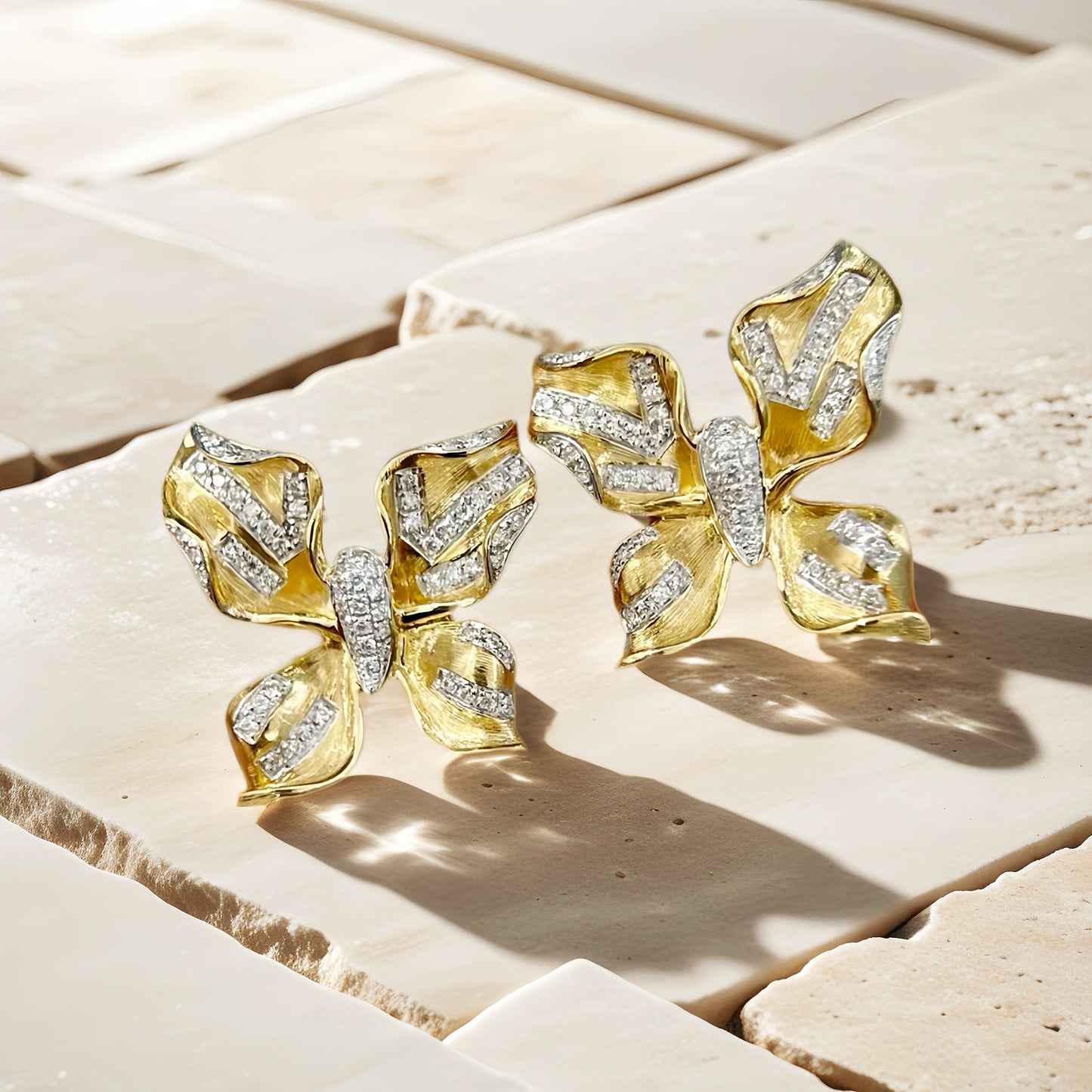 Butterfly 18k Gold Diamond Earring (Item No. VT238)