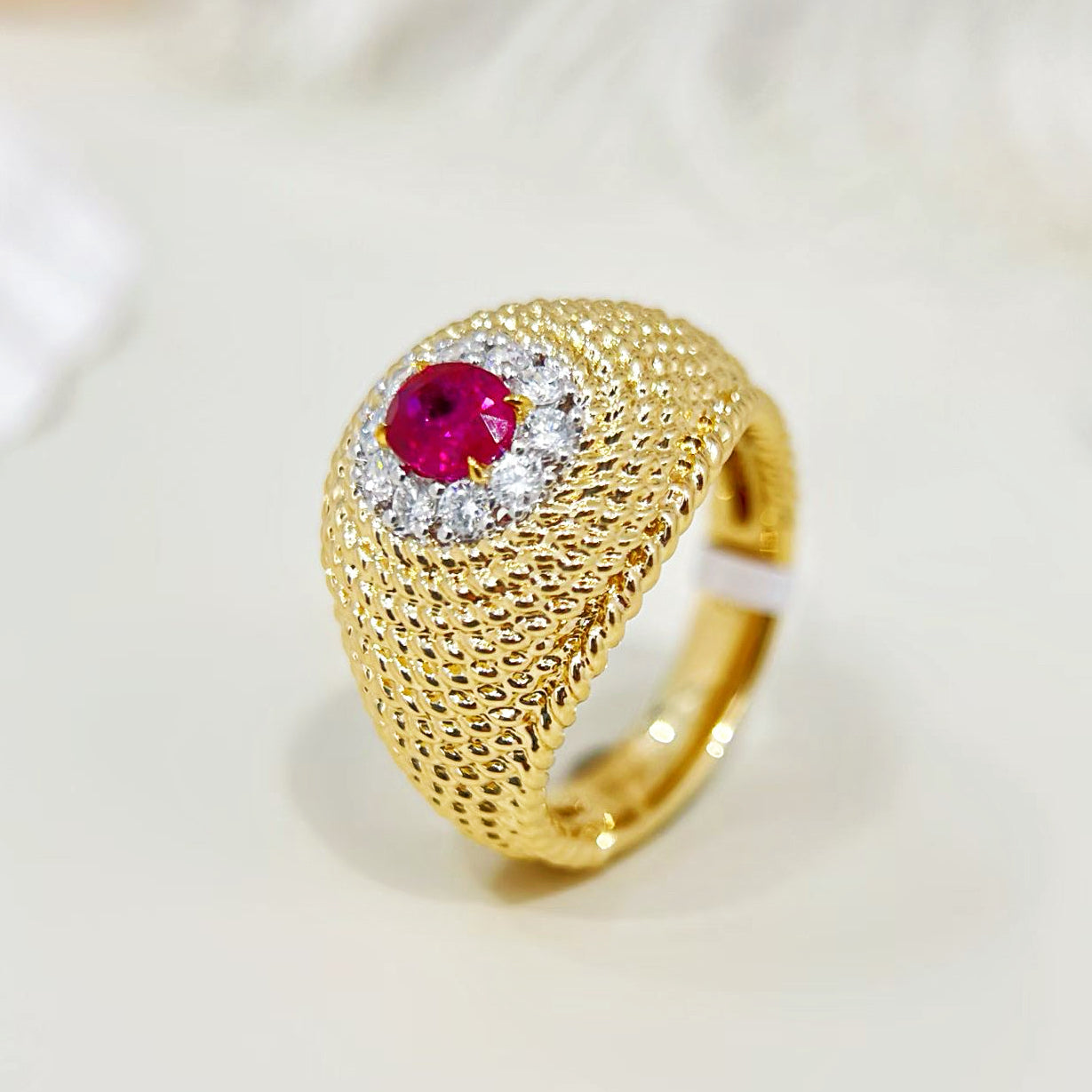 Vintage 18k Gold Diamond Ring (Item No. VT363)