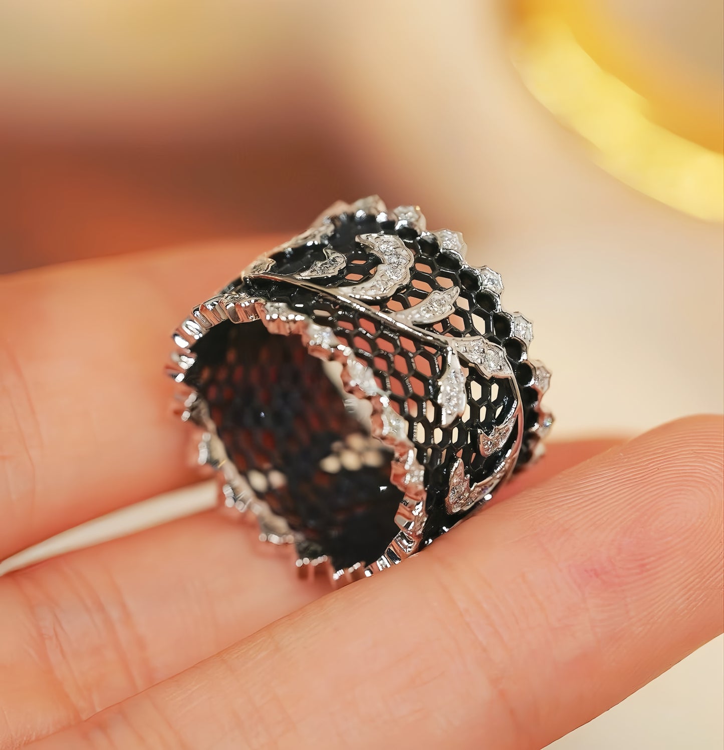 Vintage Black Lace 18k Gold Diamond Ring (Item No. VT040)