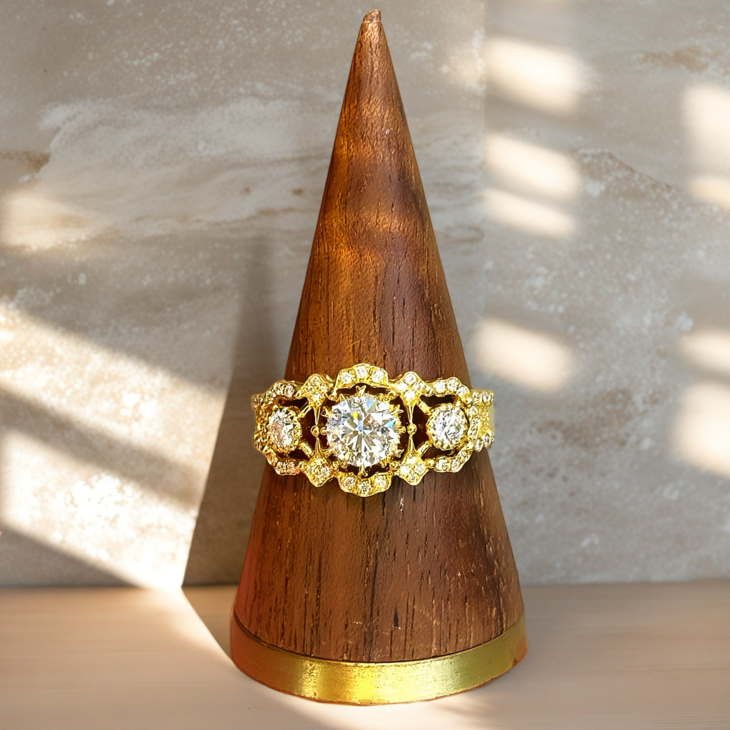 Vintage Lace 18k Gold Diamond Ring (Item No. VT045)