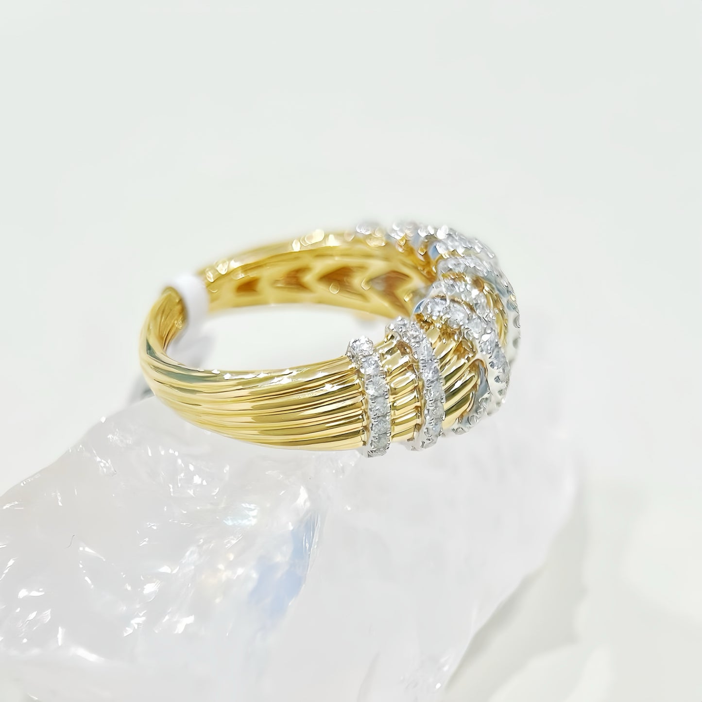 Vintage 18k Gold Diamond Ring (Item No. VT381)