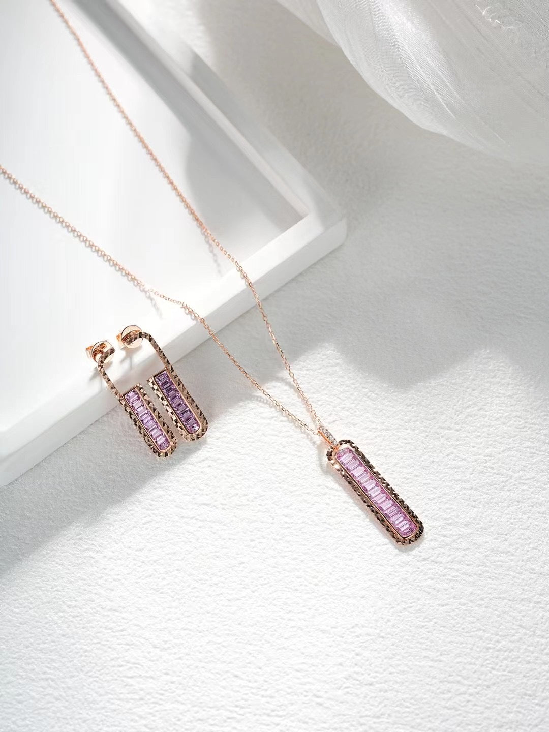 Rainbow Sapphire 18K Gold Pendant (Item No. SA061)