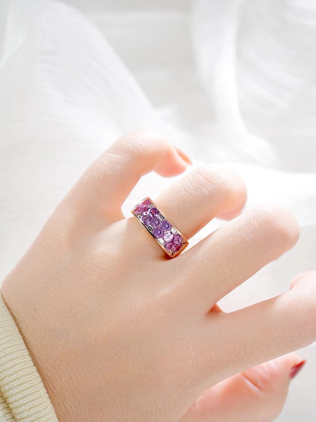 Rainbow Sapphire 18k Gold Ring (Item No. SA086)