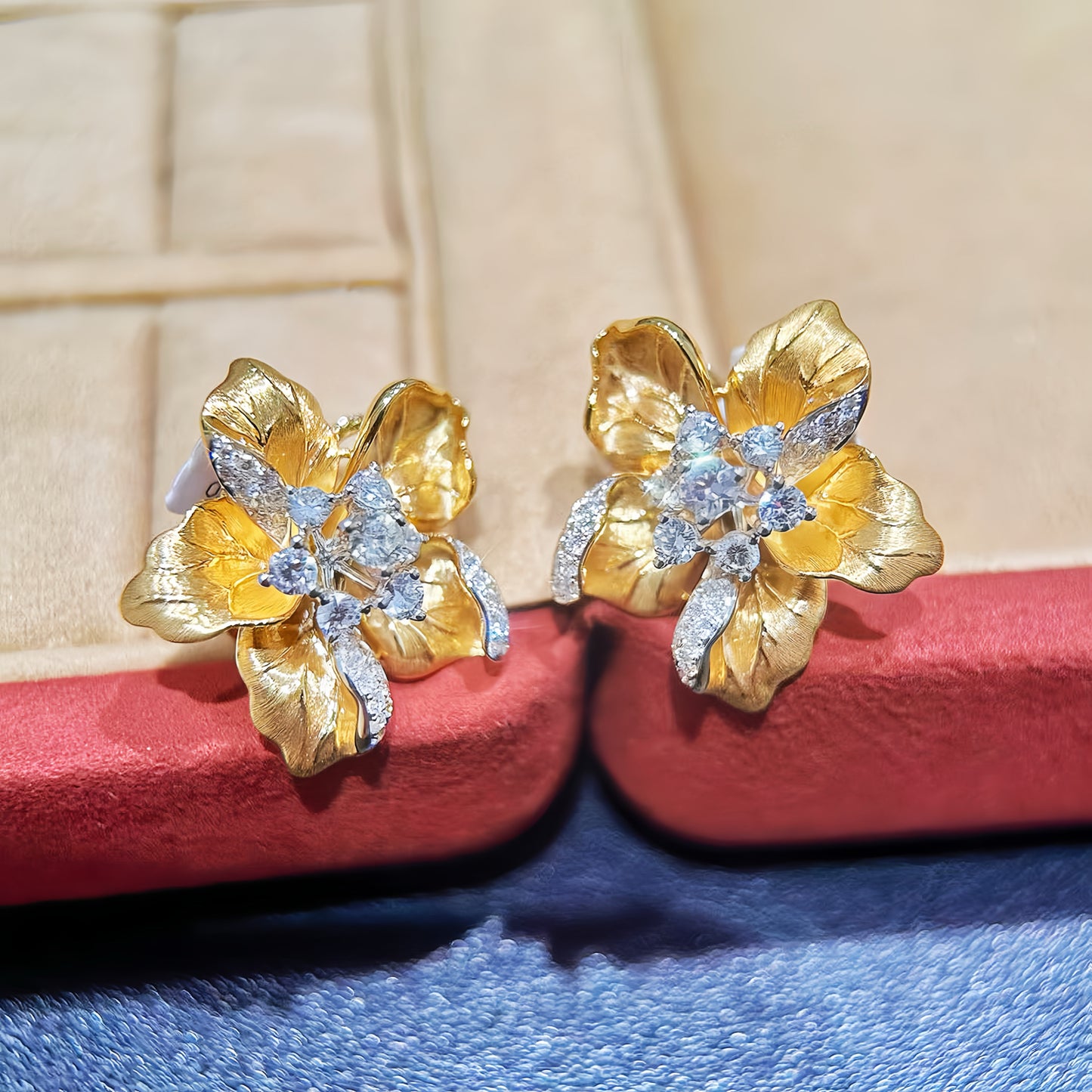 Vintage 18k Gold Diamond Earring (Item No. VT459)