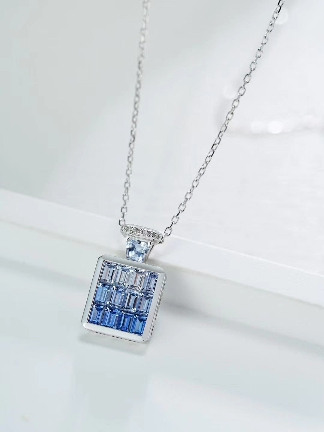 Rainbow Sapphire 18k Gold Pendant (Item No. SA091)