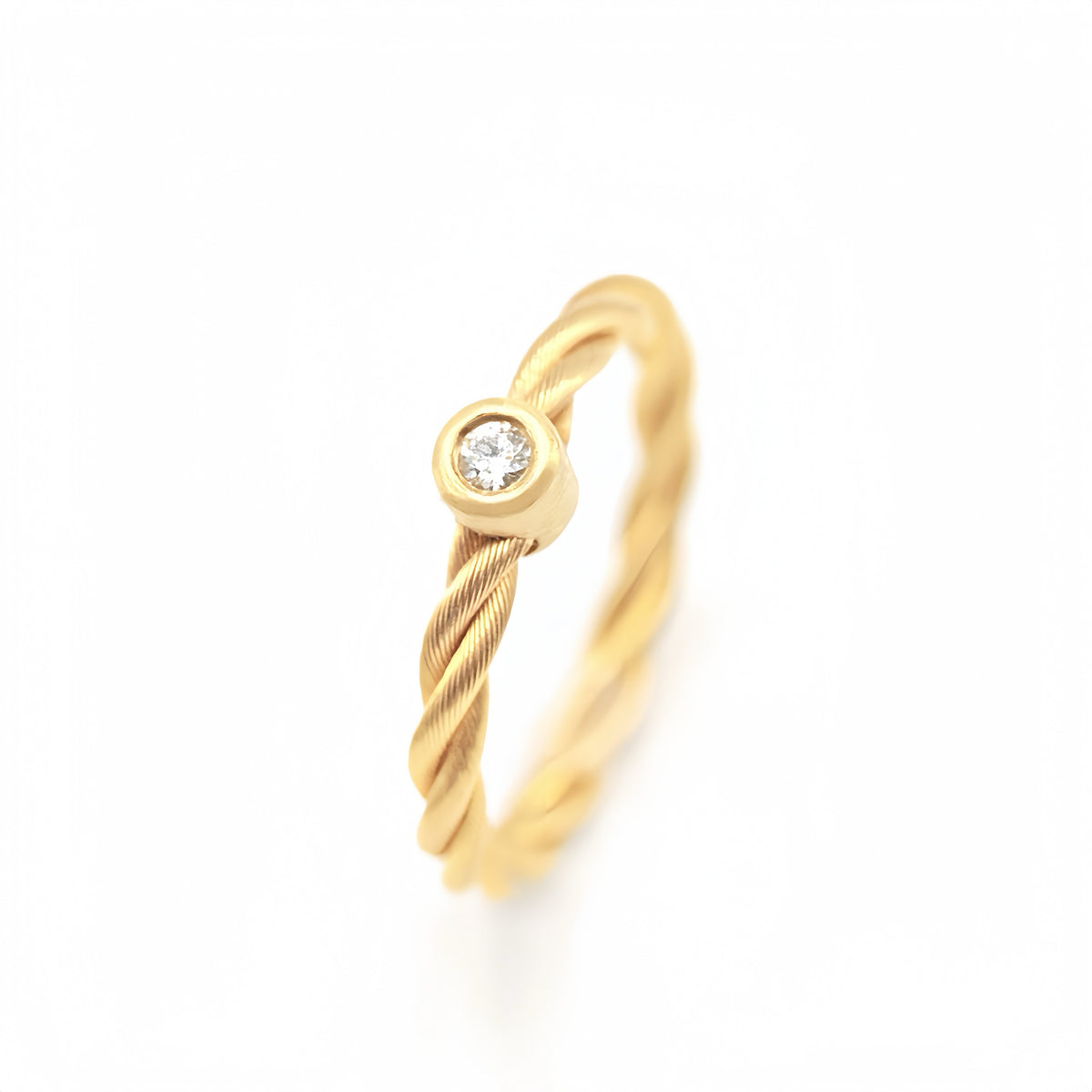 Twisted 18k Gold Diamond Ring (Item No. SH071CR)