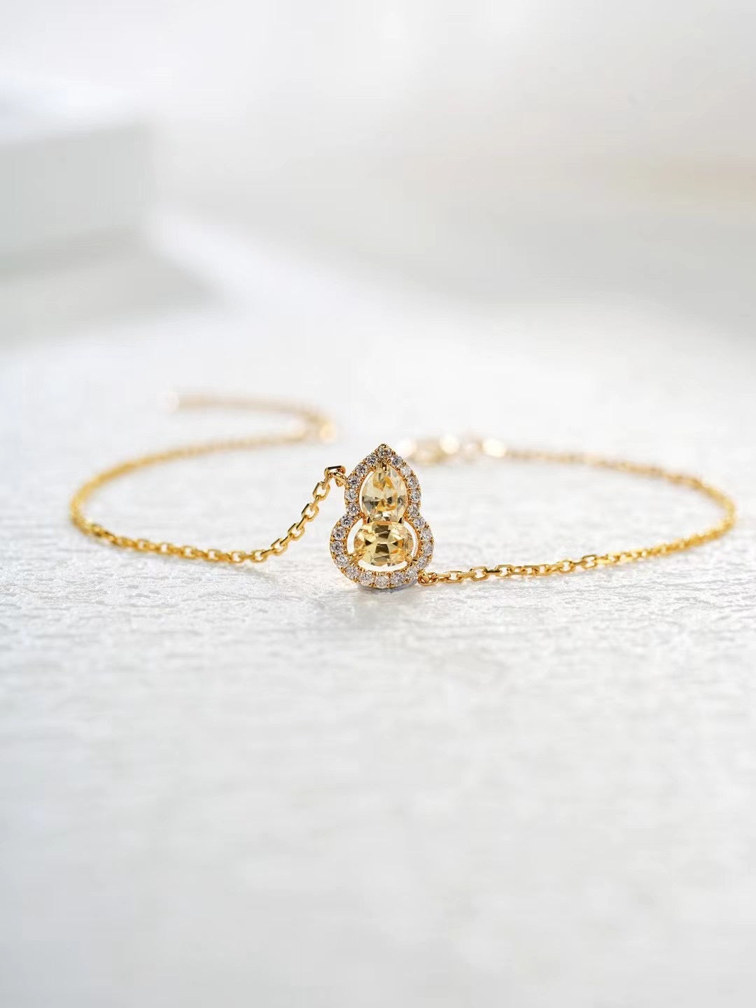 Rainbow Sapphire 18k Gold Bracelet (Item No. SA069)