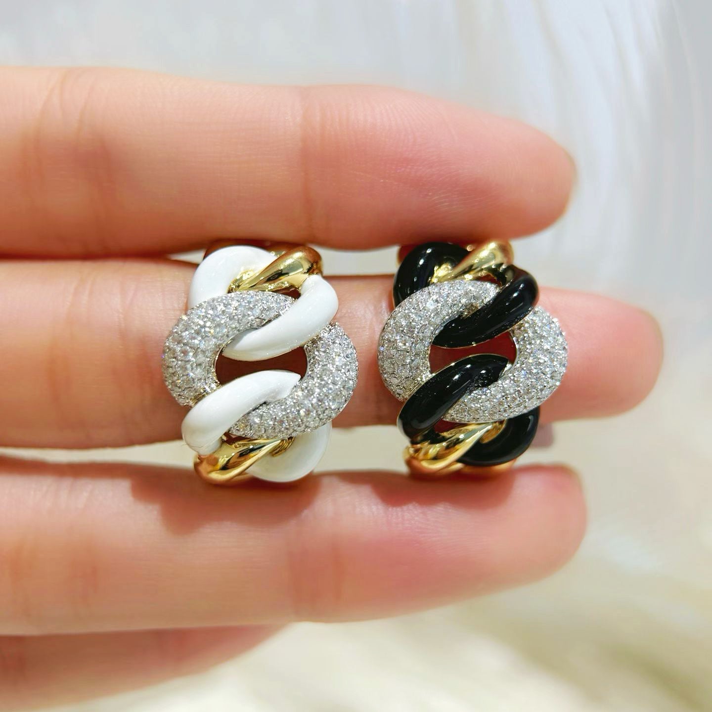 Enamel 18k Gold Diamond Ring (Item No. VT469)
