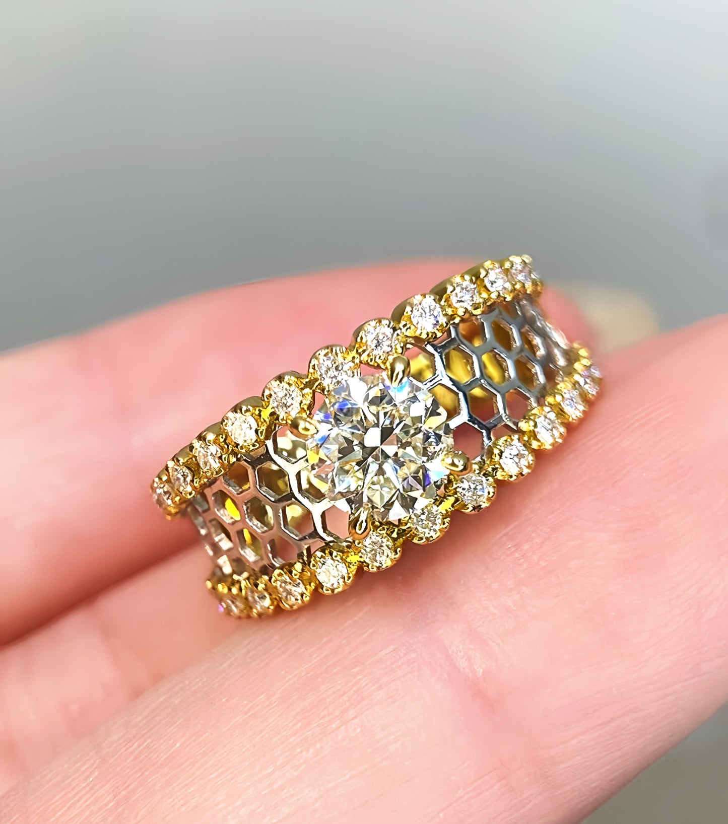 Vintage Black Lace 18k Gold Diamond Ring (Item No. VT046)