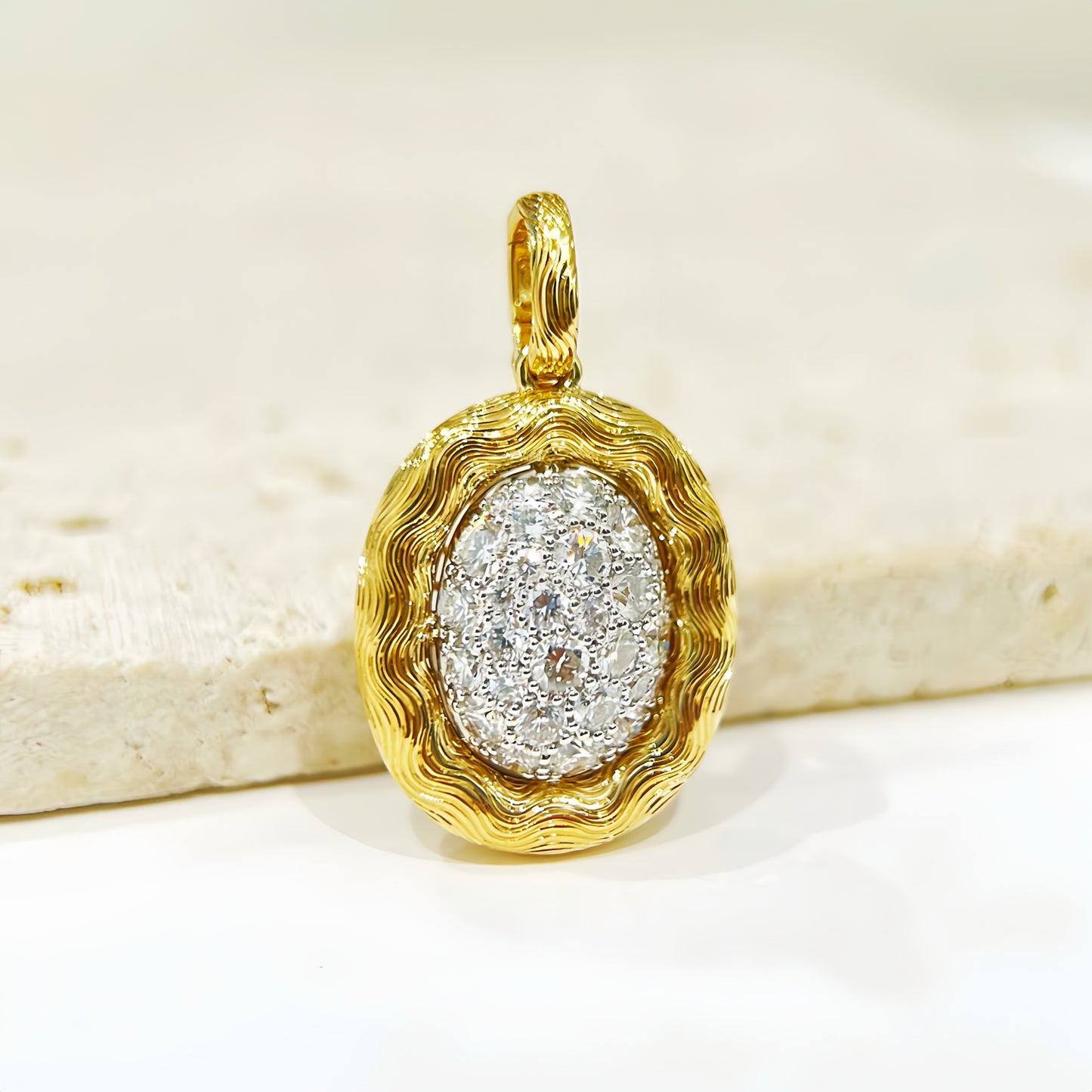 Vintage 18k Gold Diamond Pendant (Item No. VT366)