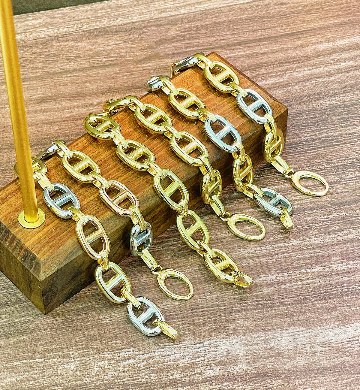 Pig Nose 18K Gold Bracelet (Item No. SJB016)