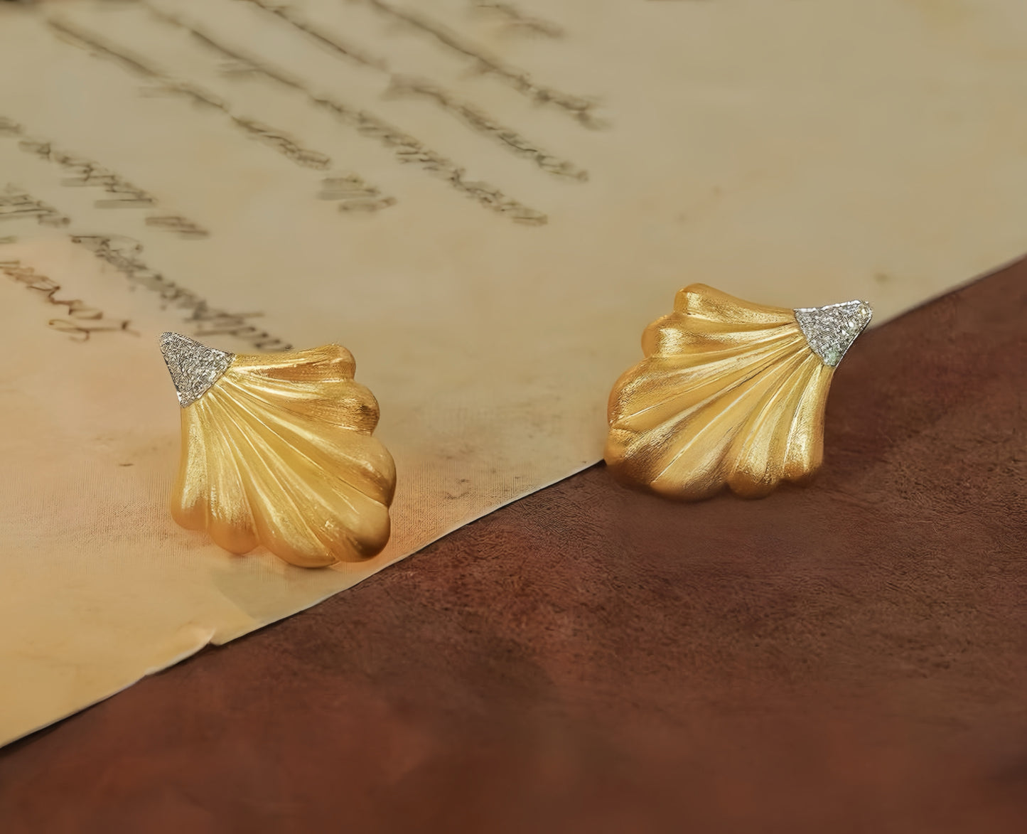 Vintage Fan-shaped 18k Gold Diamond Earring (Item No. VT078)
