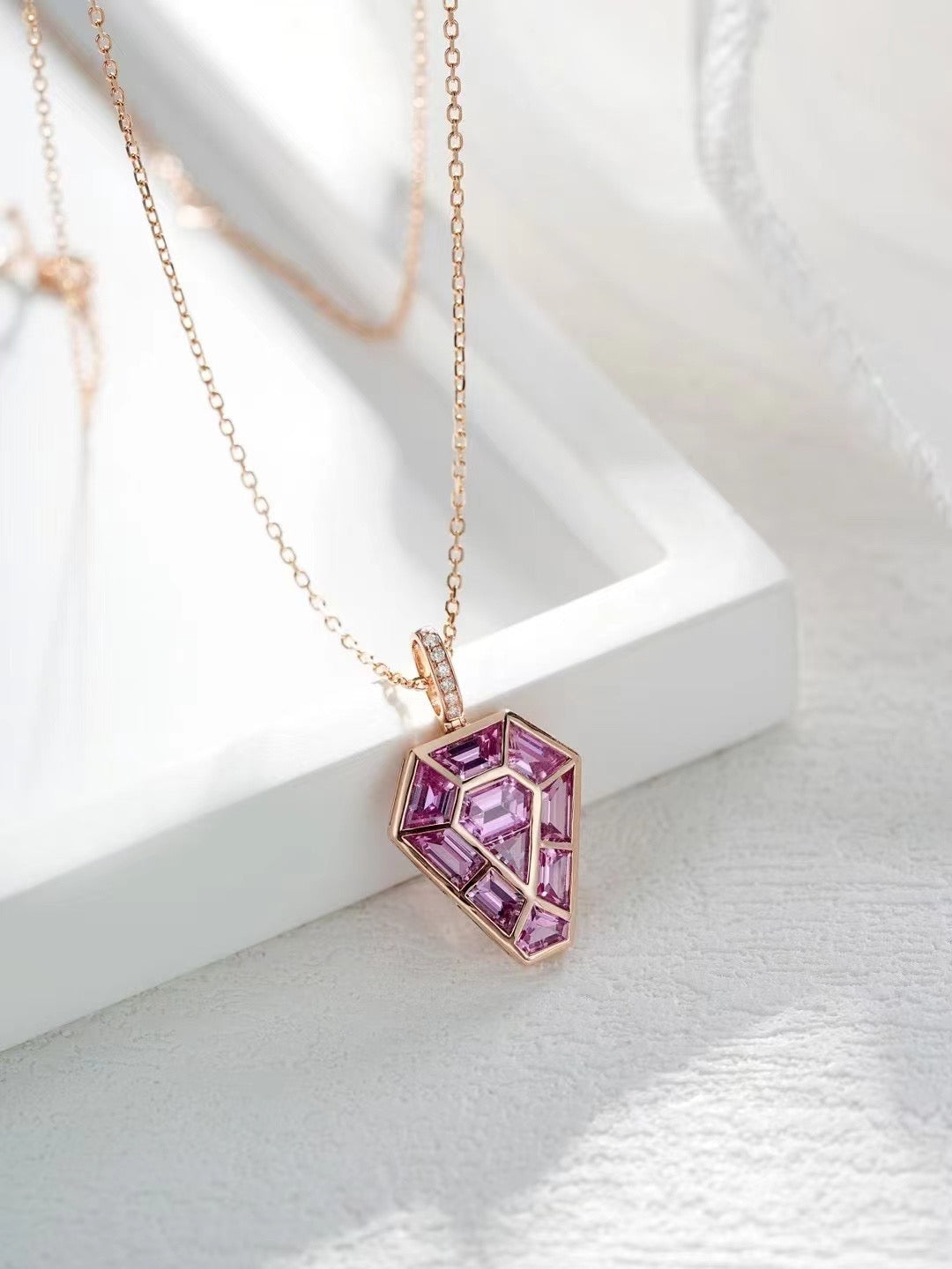 Rainbow Sapphire 18k Gold Pendant (Item No. SA063)