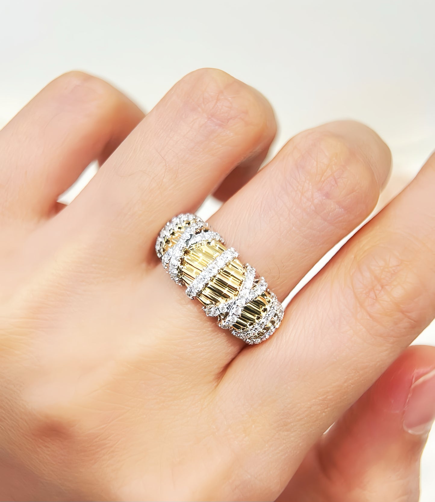 Vintage 18k Gold Diamond Ring (Item No. VT381)