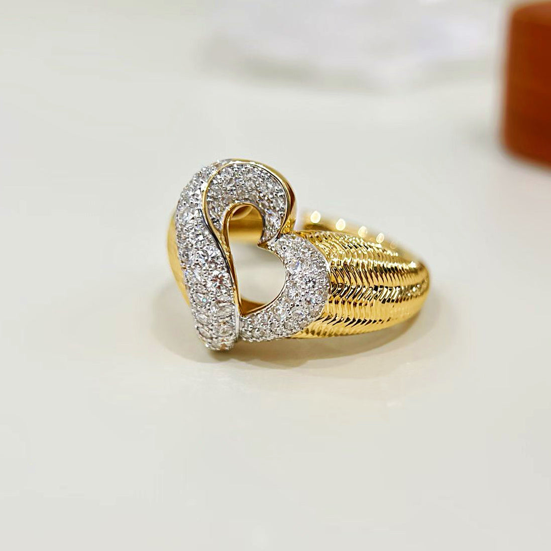 Vintage 18k Gold Diamond Ring (Item No. VT523)