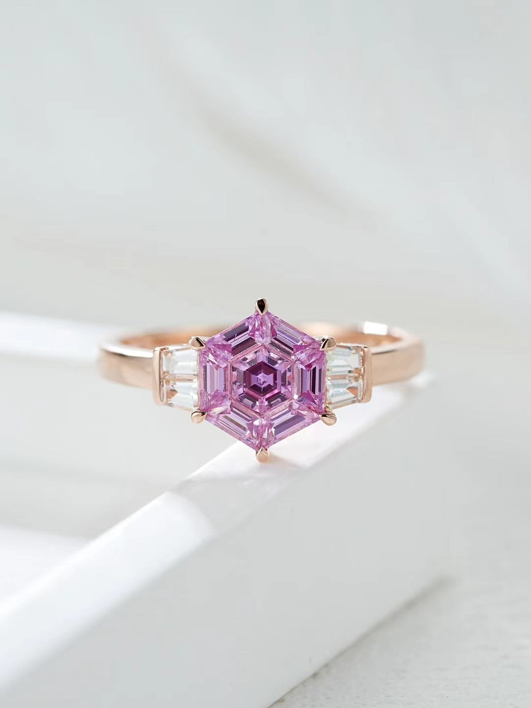 Rainbow Sapphire 18k Gold Ring (Item No. SA102)