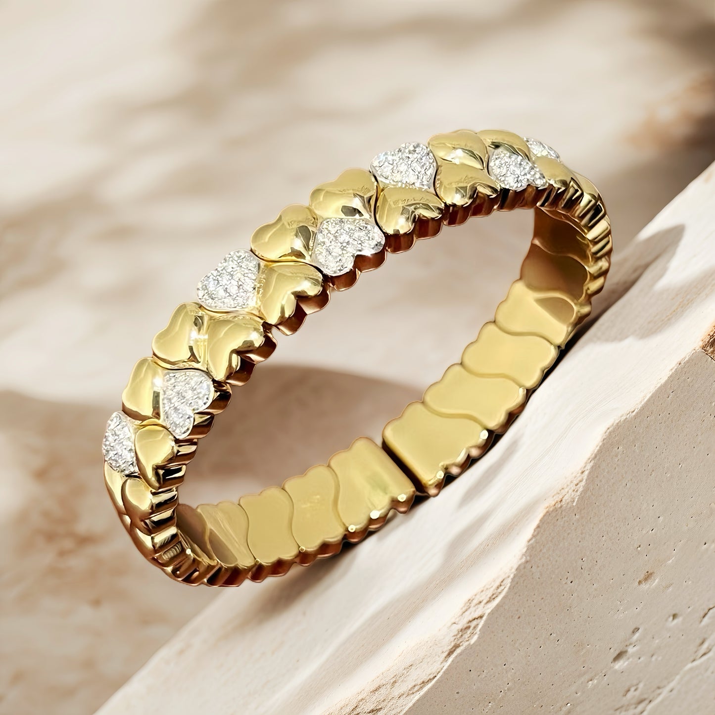 Heart 18k Gold Diamond Bracelet (Item No. VT220)