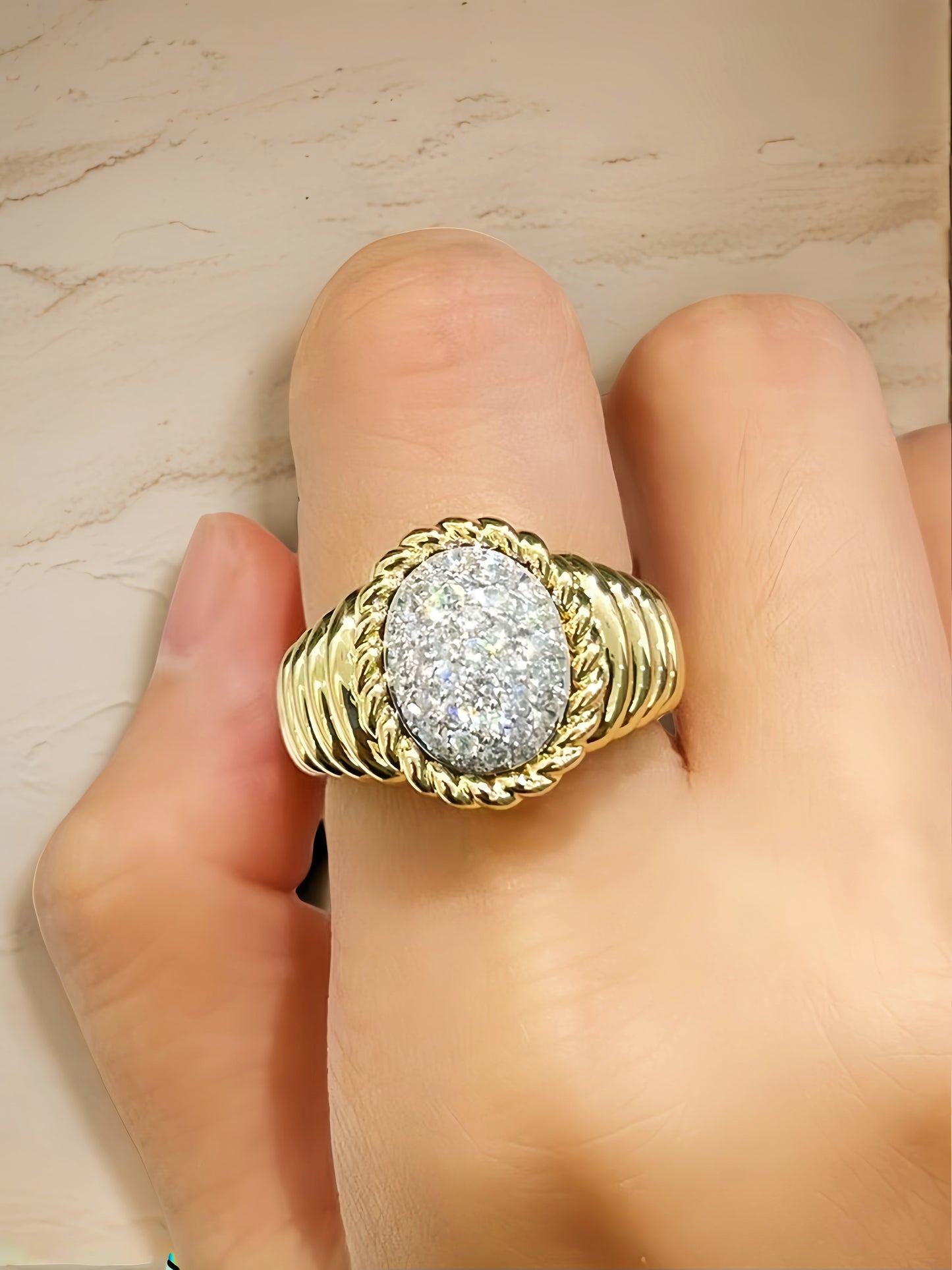 18k Gold Diamond Ring (Item No. VT243)