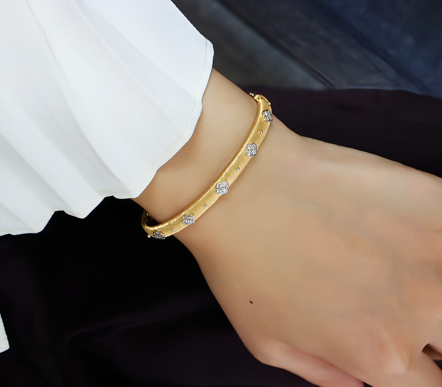 Four-leaf Clover Vintage 18k Gold Diamond Bracelet (Item No. VT130)