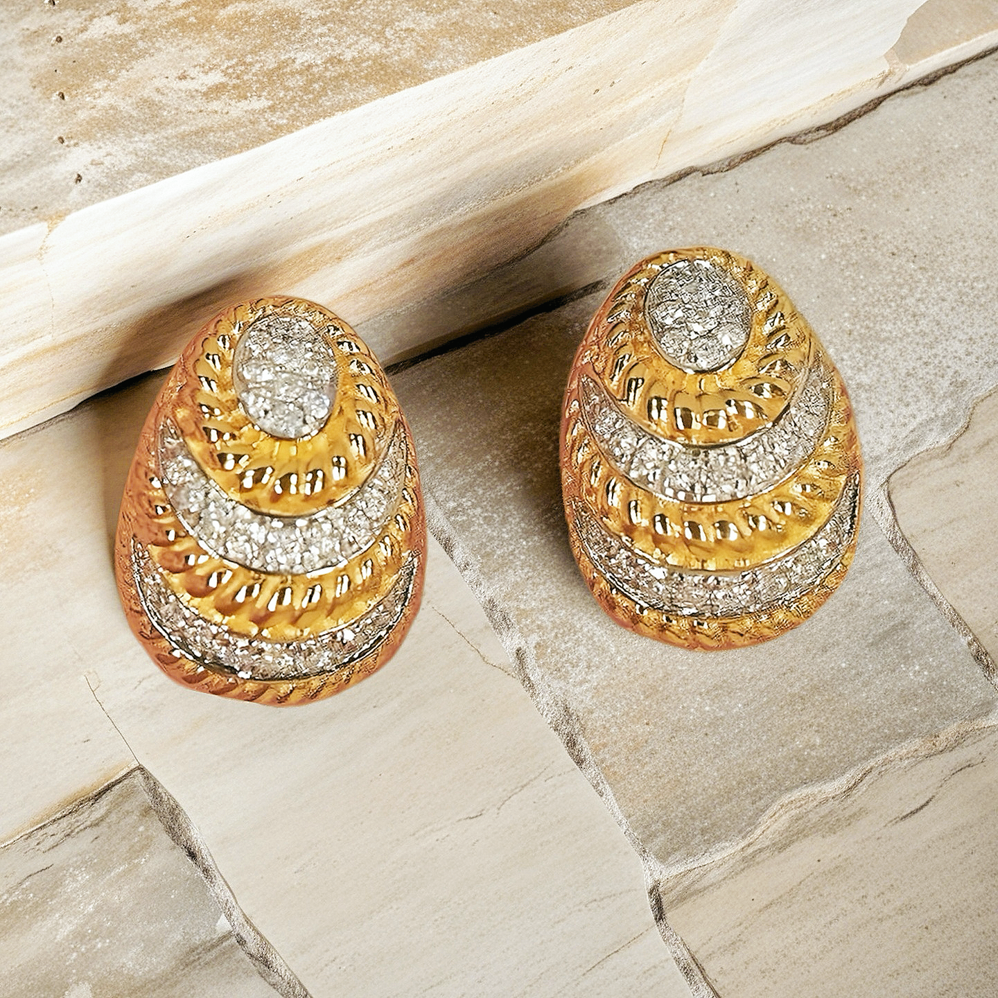 Vintage 18k Gold Diamond Earring (Item No. VT073)