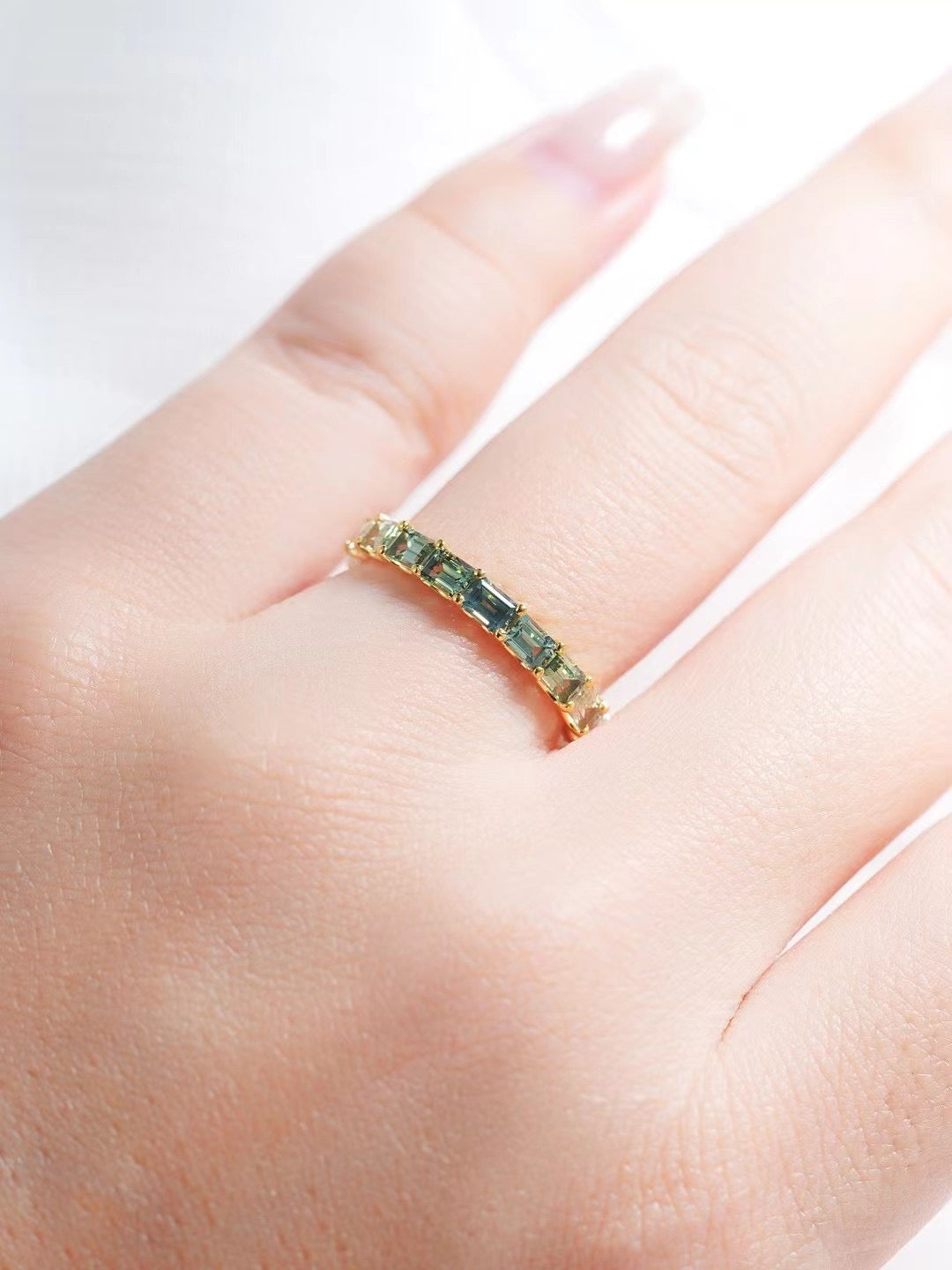 Rainbow Sapphire 18k Gold Ring (Item No. SA083)