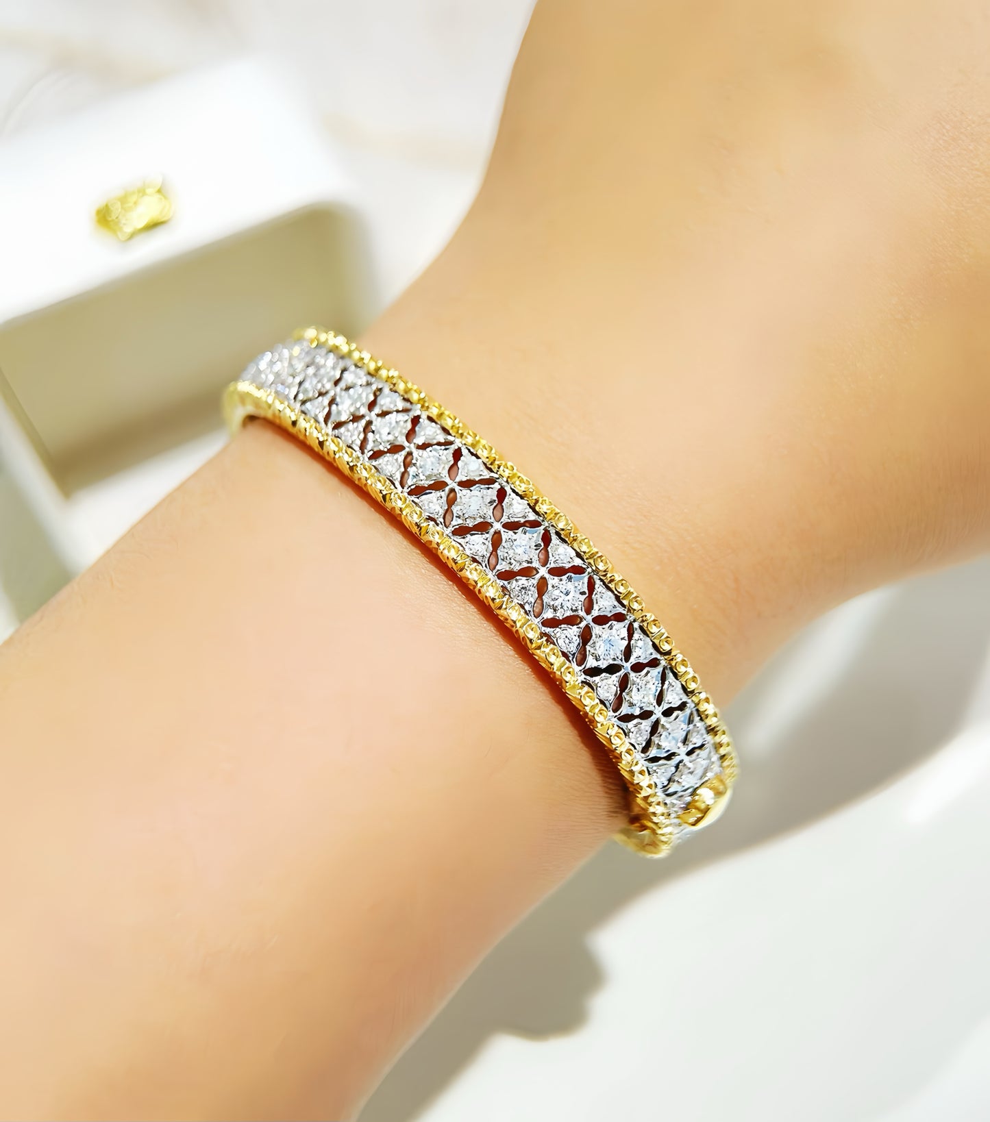 Vintage 18k Gold Diamond Bracelet (Item No. VT441)