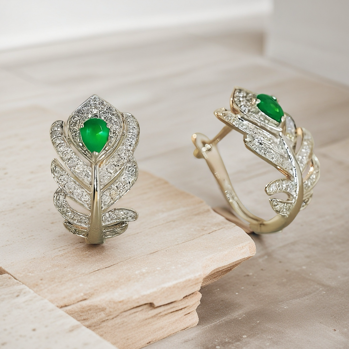 Feather Gold Diamond Emerald Earring (Item No. VT080)