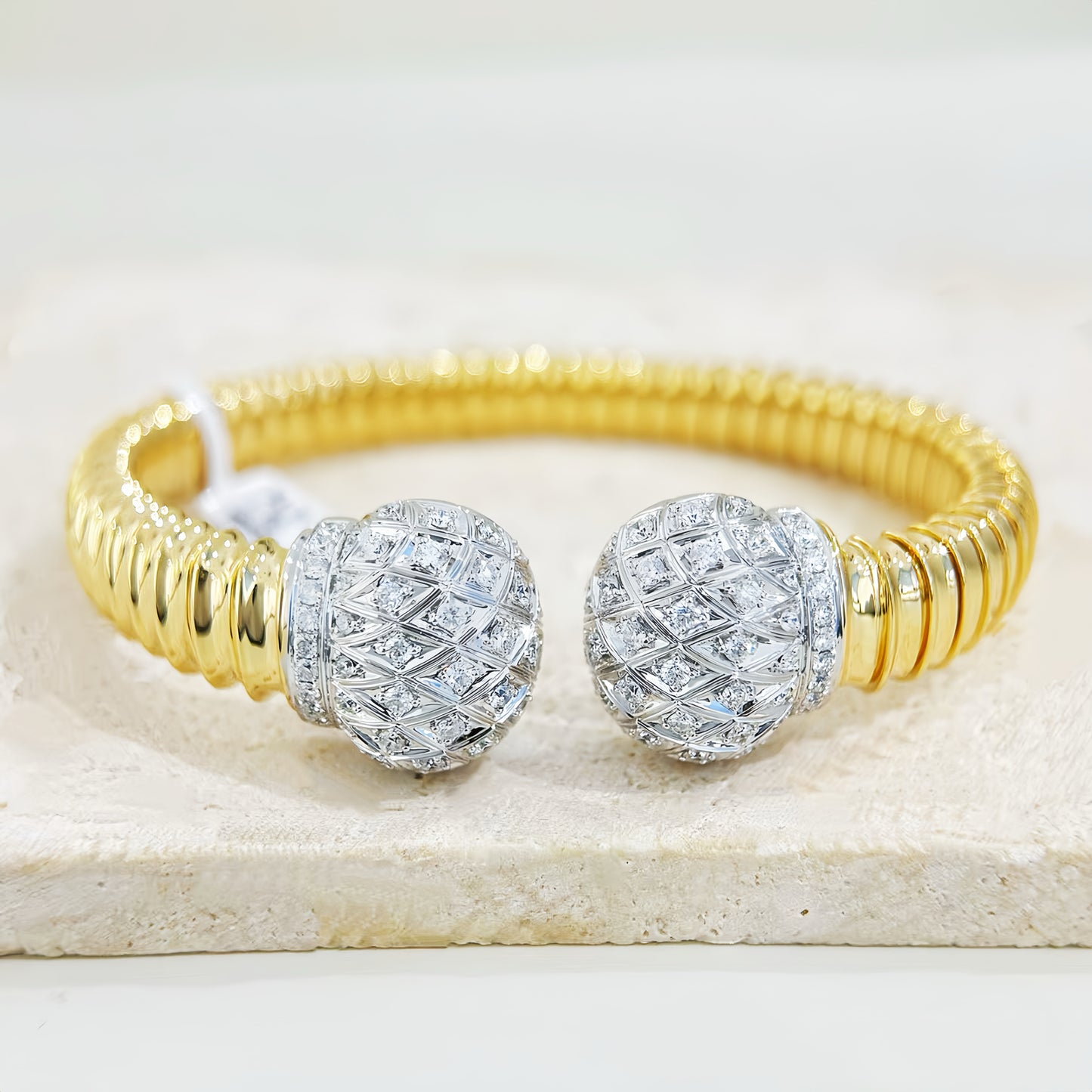 Weaving Vintage 18k Gold Diamond Bracelet (Item No. VT349)