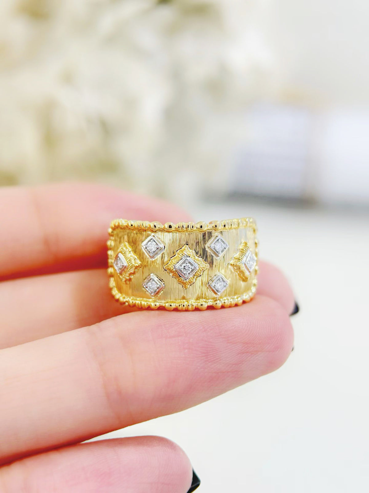 Vintage 18k Gold Diamond Ring (Item No. VT529)
